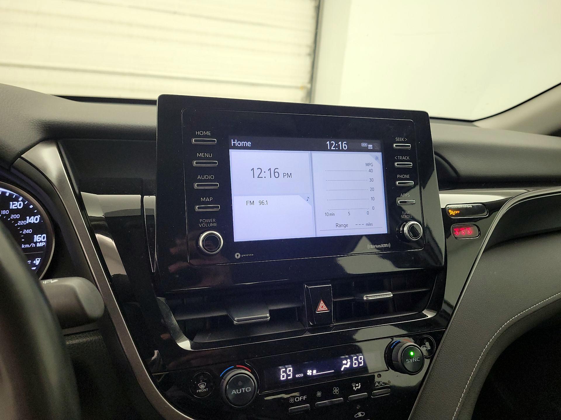 Thumbnail: 2022 Toyota Camry - 15