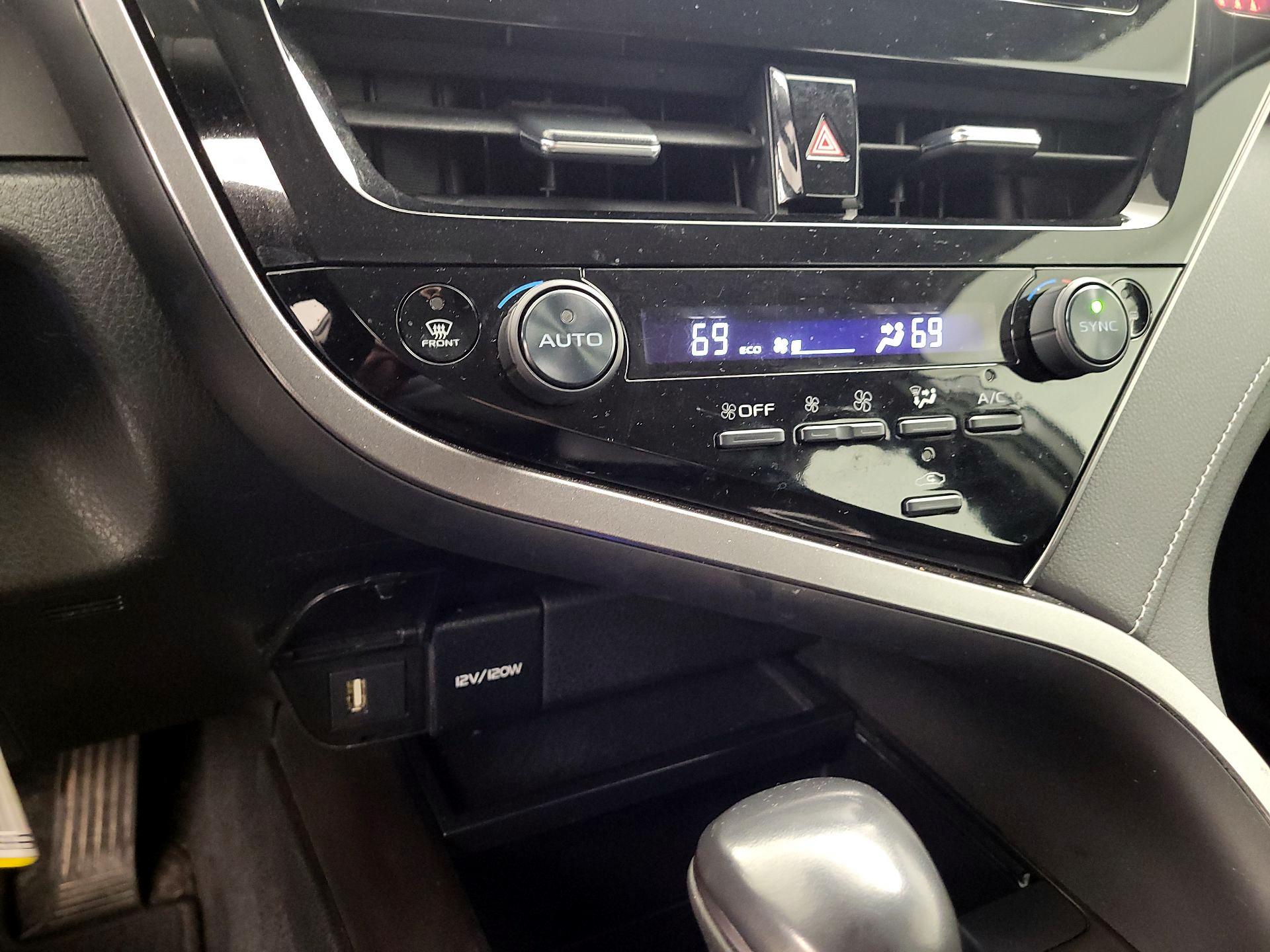 Thumbnail: 2022 Toyota Camry - 16