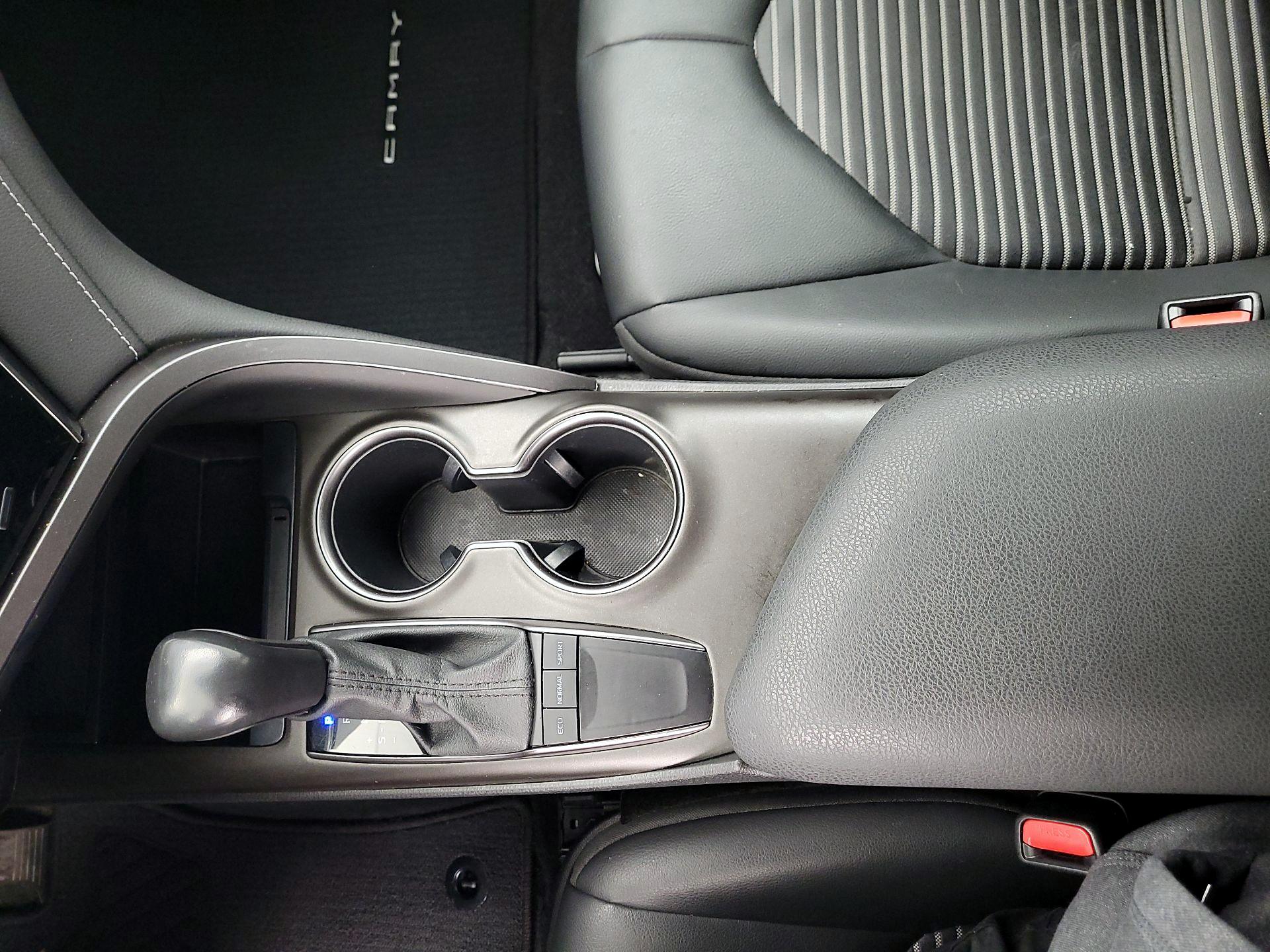 Thumbnail: 2022 Toyota Camry - 17