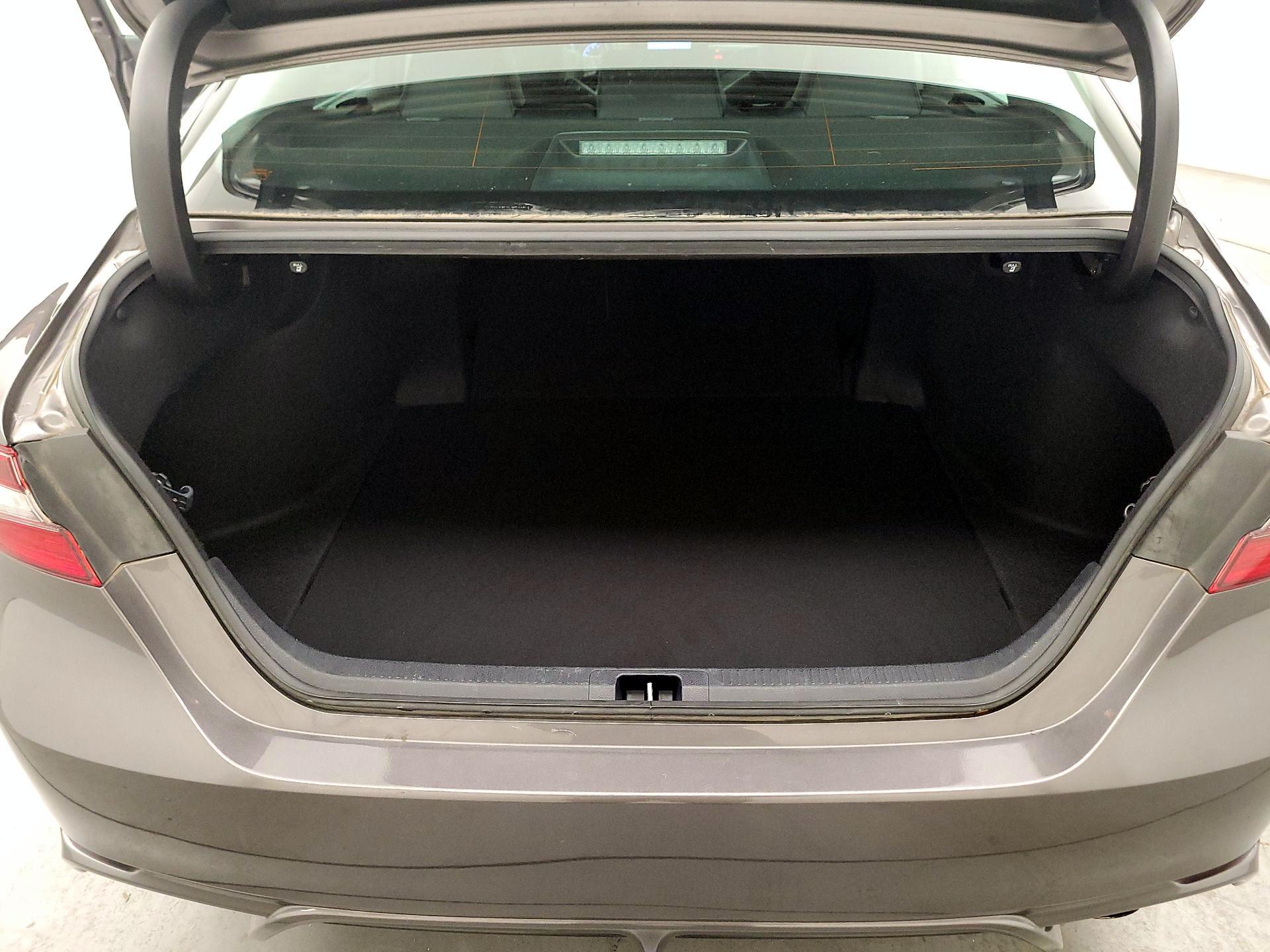 Thumbnail: 2022 Toyota Camry - 20