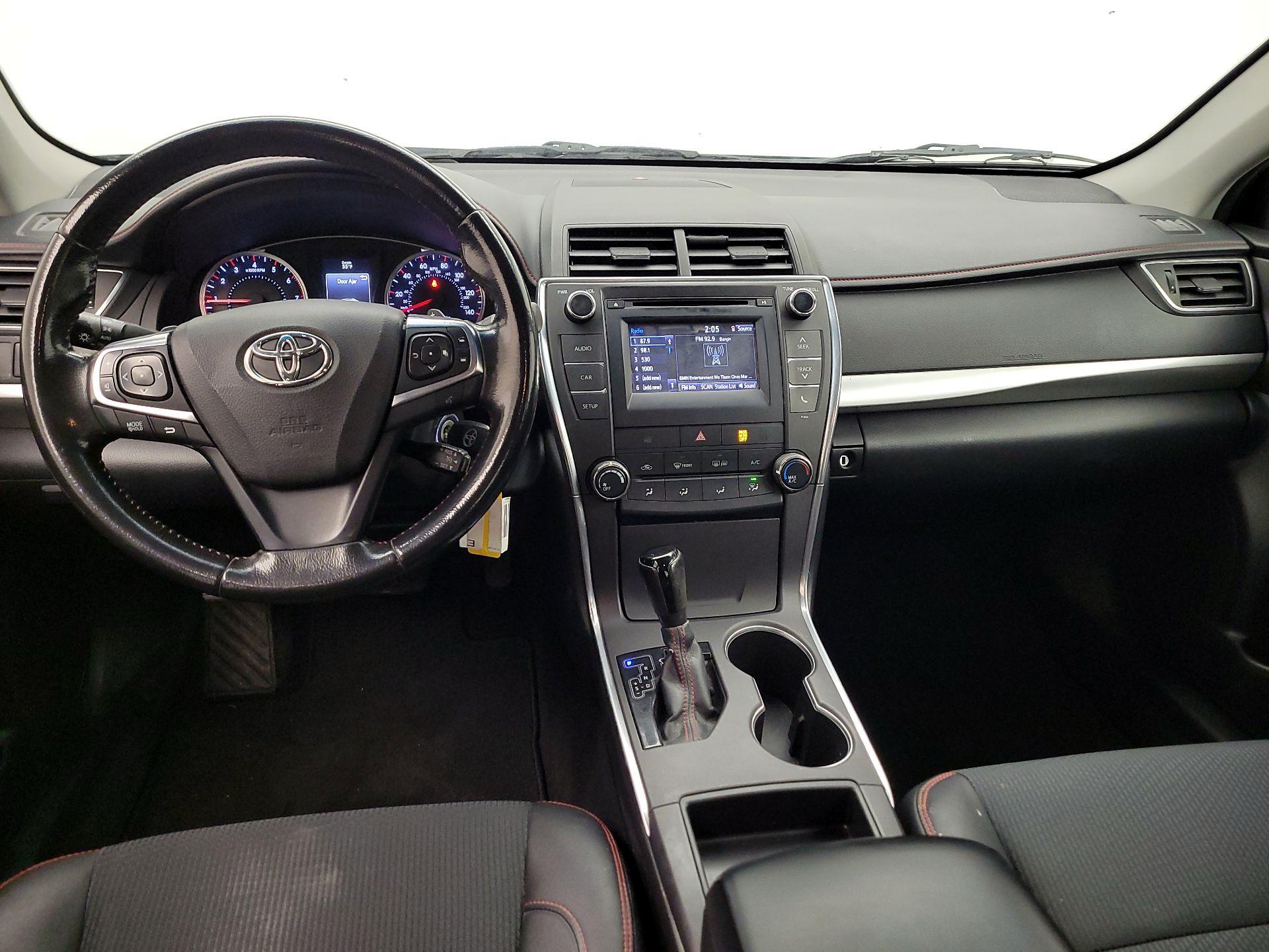 Thumbnail: 2016 Toyota Camry - 9