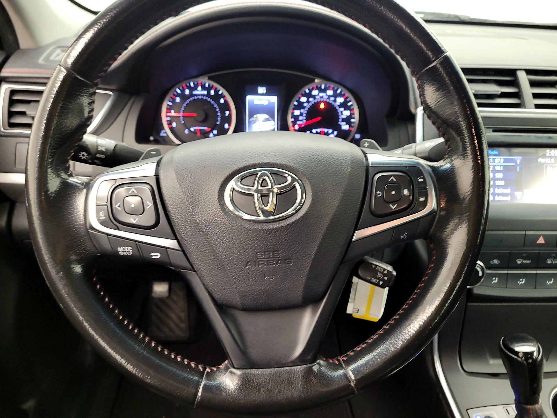 Thumbnail: 2016 Toyota Camry - 10