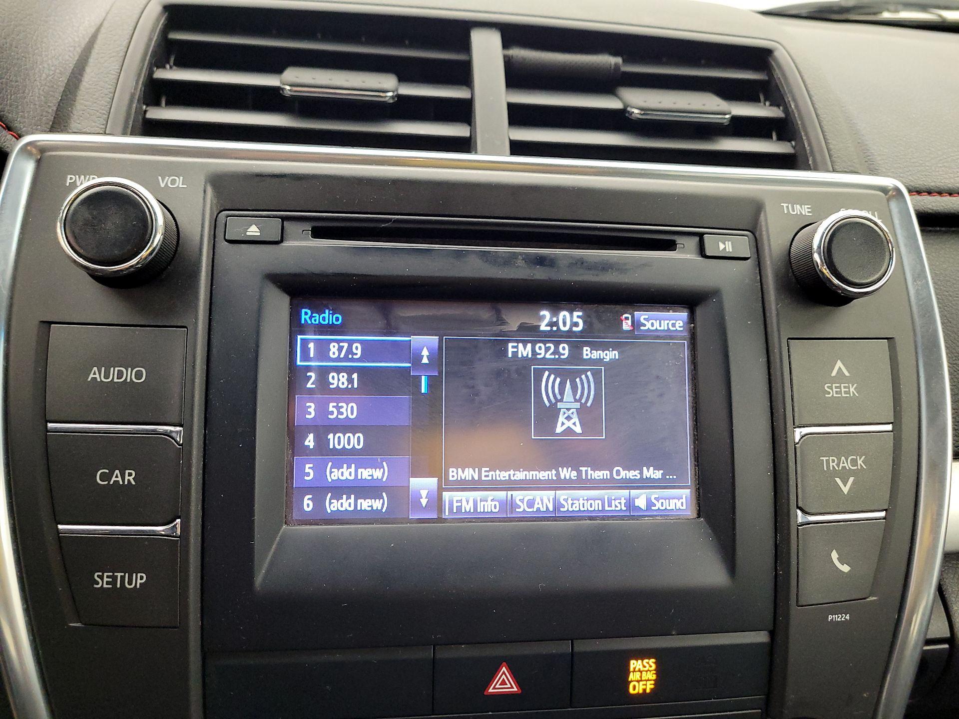 Thumbnail: 2016 Toyota Camry - 13