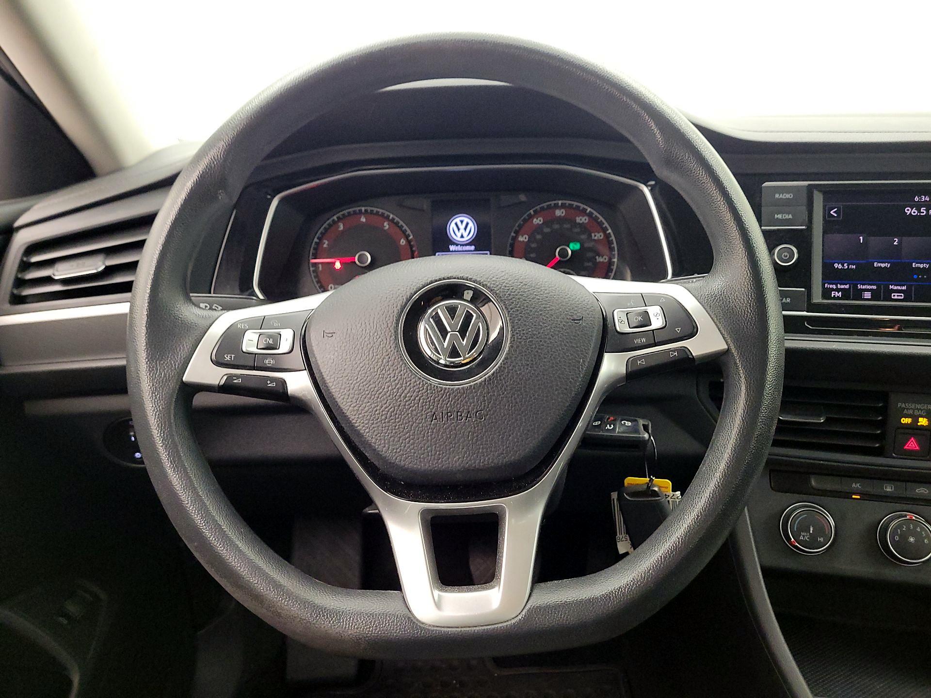 Thumbnail: 2019 Volkswagen Jetta - 10