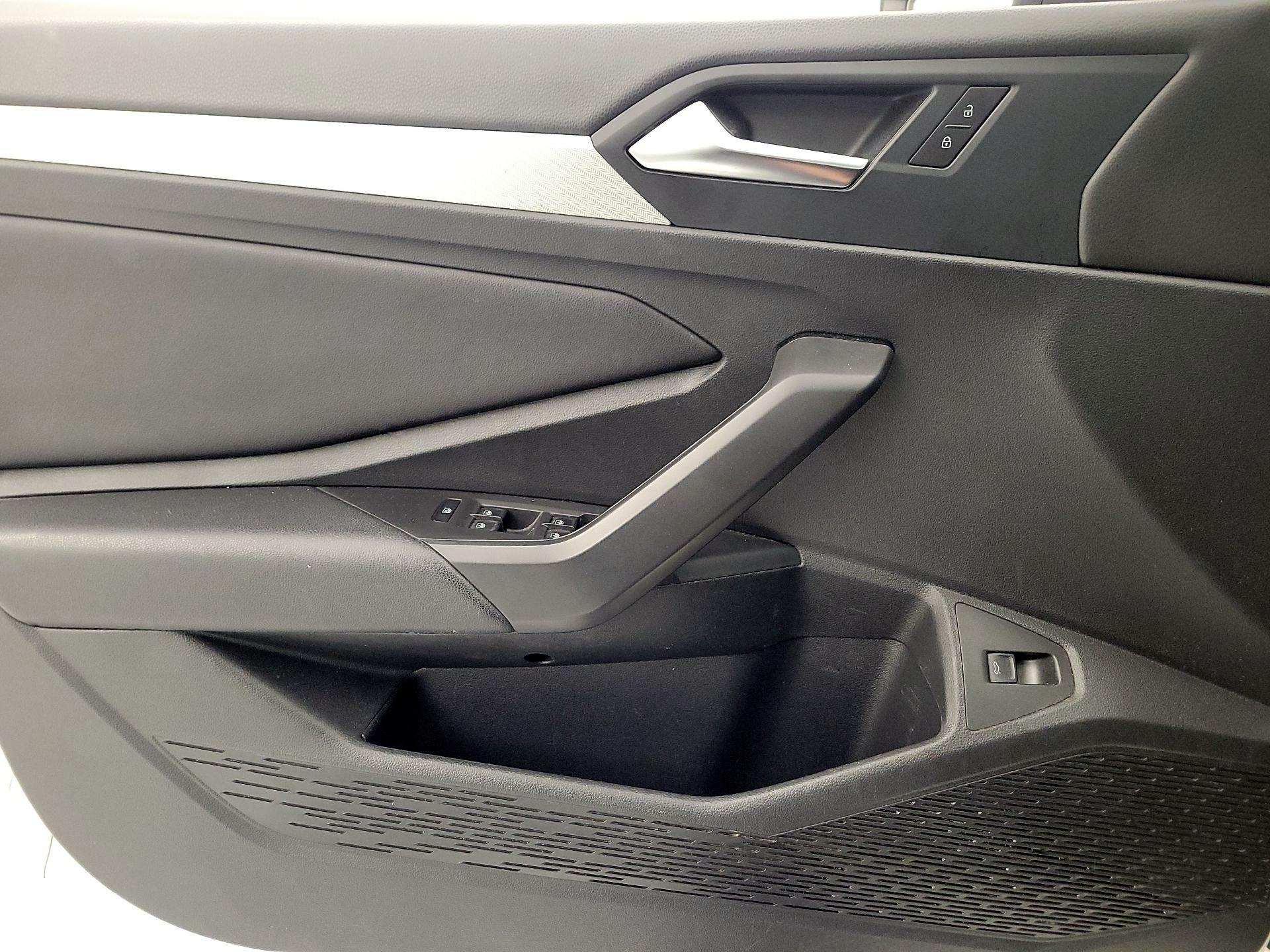 Thumbnail: 2019 Volkswagen Jetta - 12