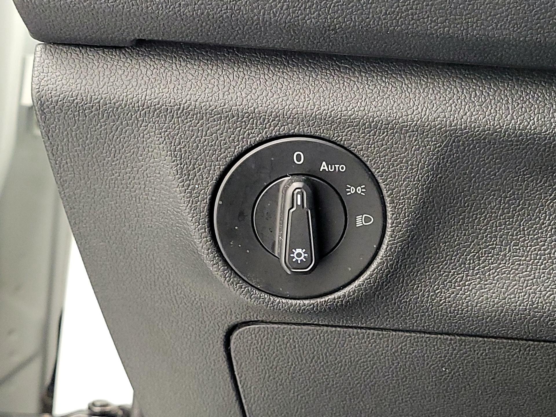 Thumbnail: 2019 Volkswagen Jetta - 13