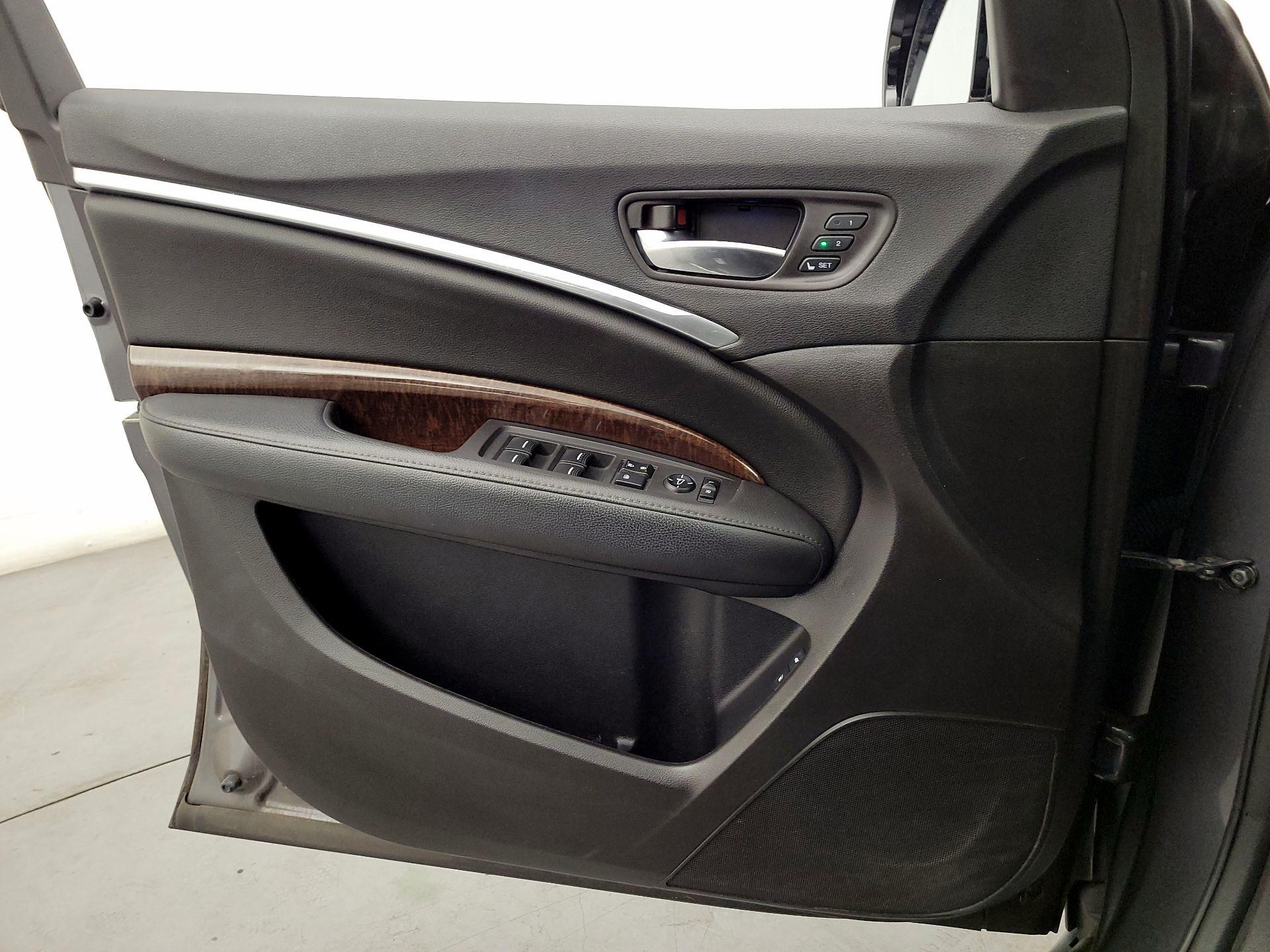 Thumbnail: 2017 Acura MDX - 12