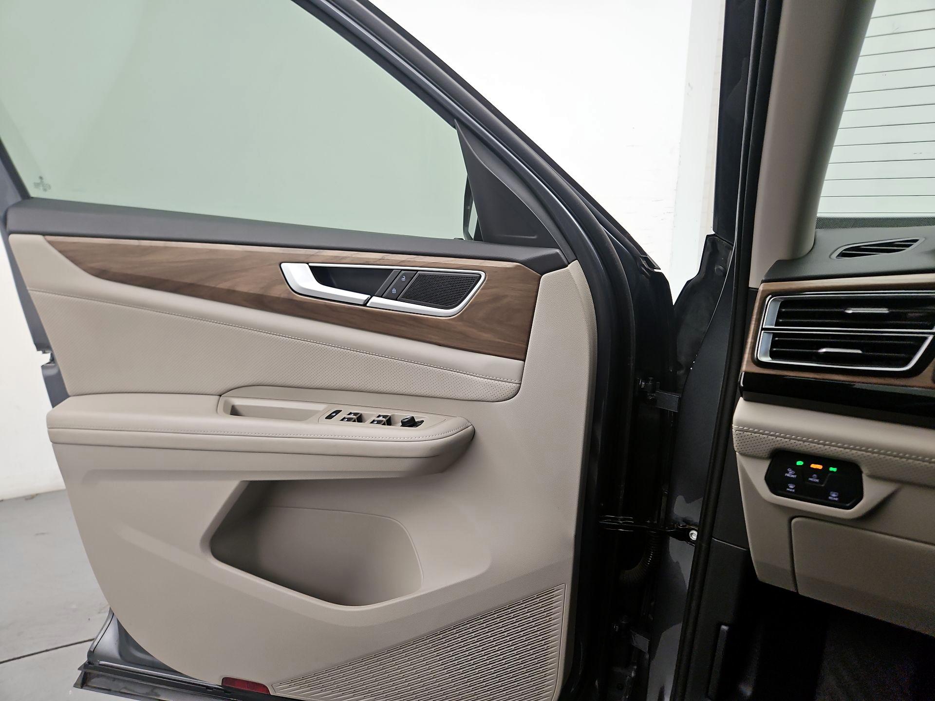 Thumbnail: 2024 Volkswagen Atlas - 12