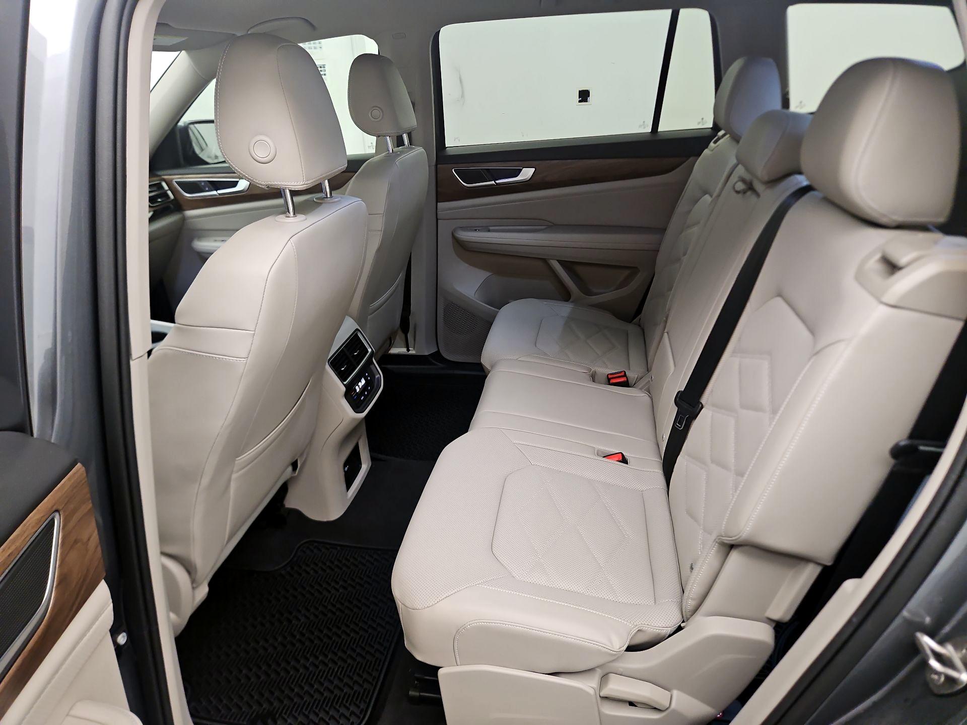 Thumbnail: 2024 Volkswagen Atlas - 16