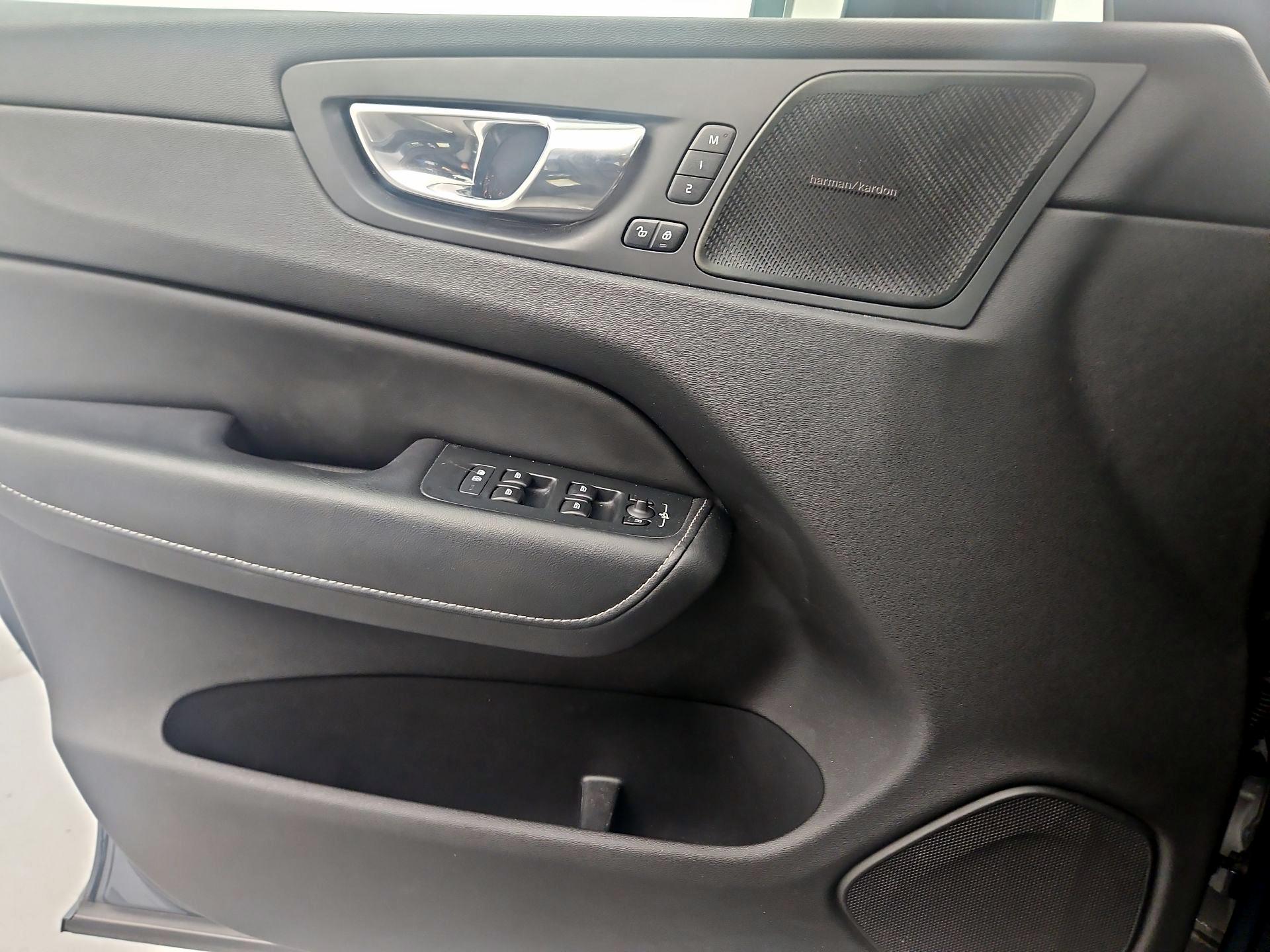 Thumbnail: 2021 Volvo XC60 - 12