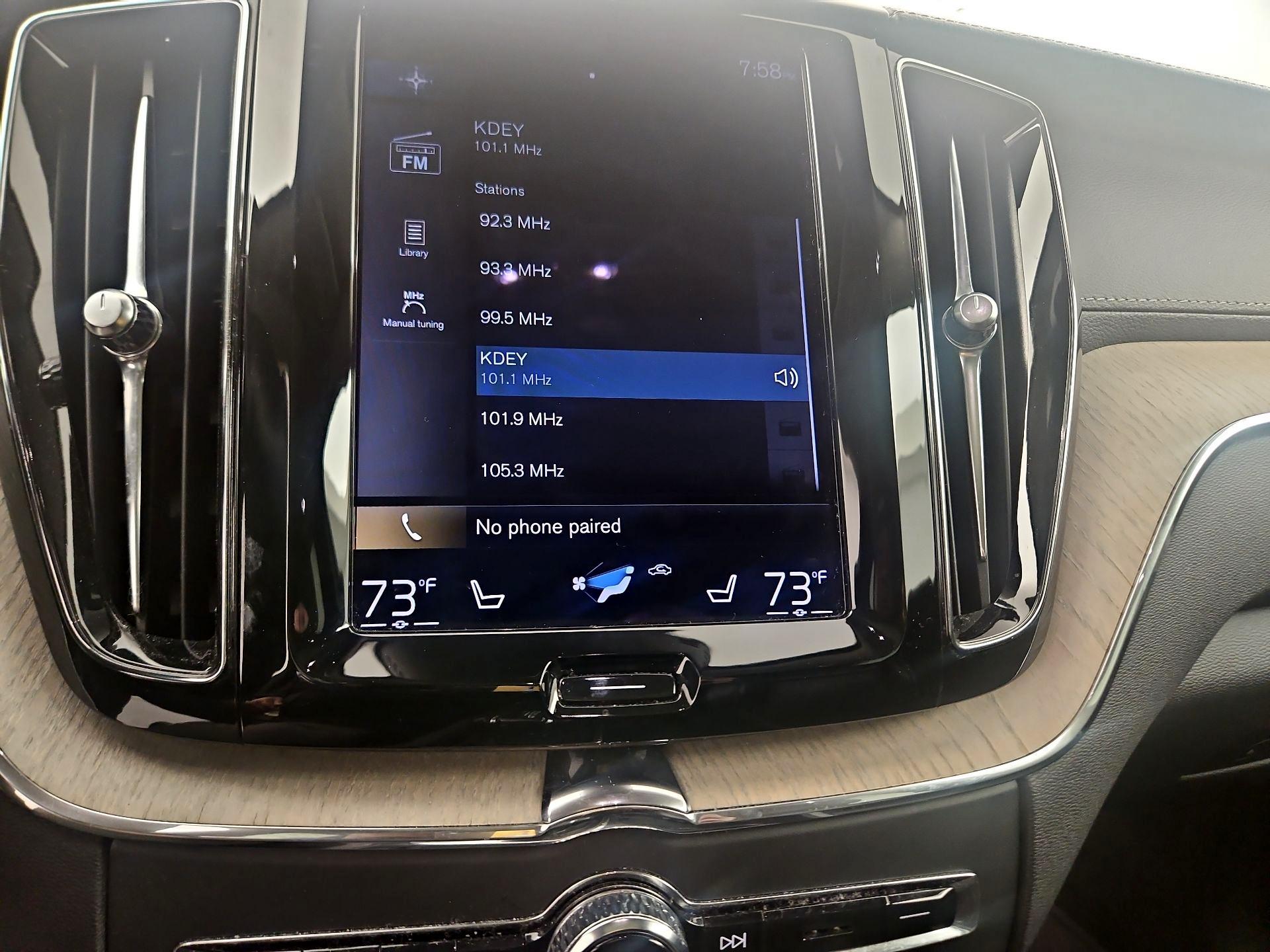 Thumbnail: 2021 Volvo XC60 - 15