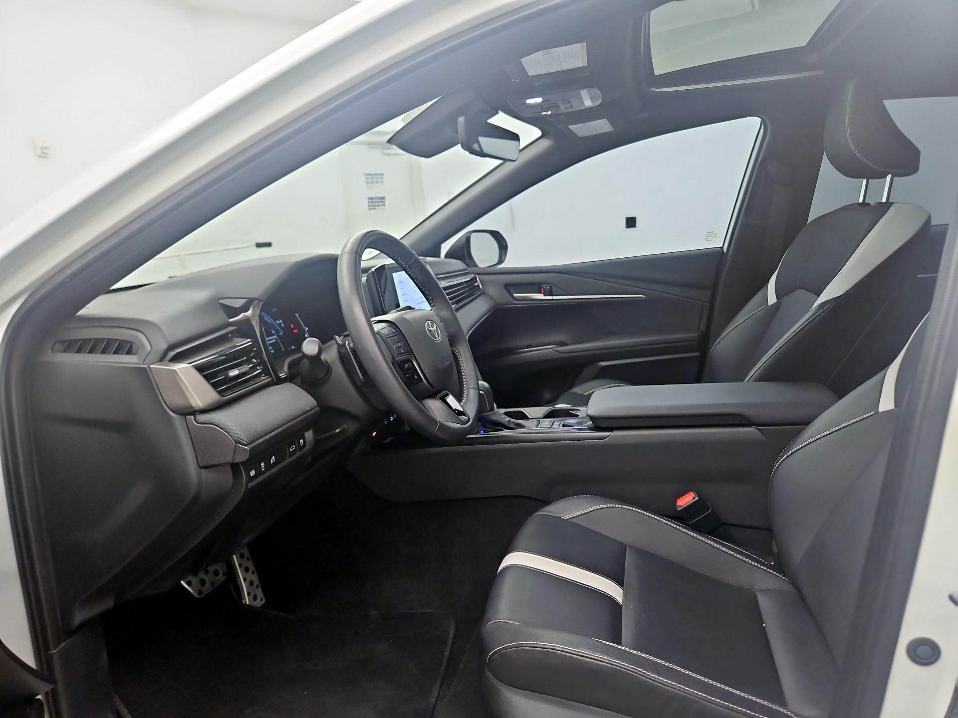 Thumbnail: 2025 Toyota Camry - 11