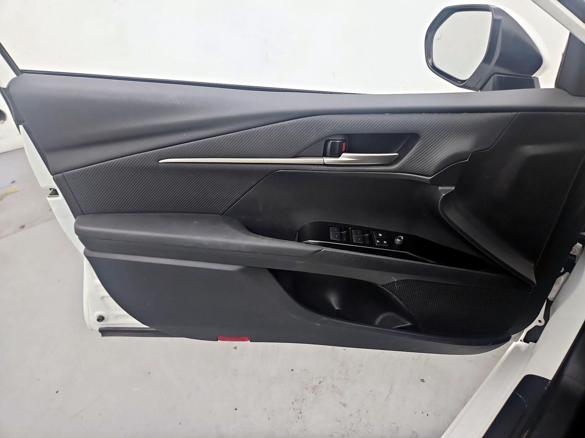 Thumbnail: 2025 Toyota Camry - 12