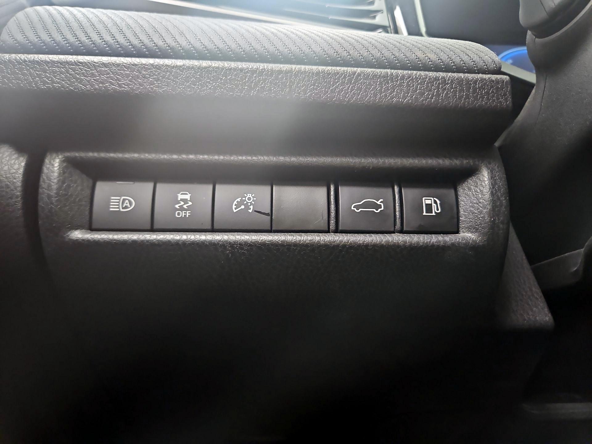 Thumbnail: 2025 Toyota Camry - 13