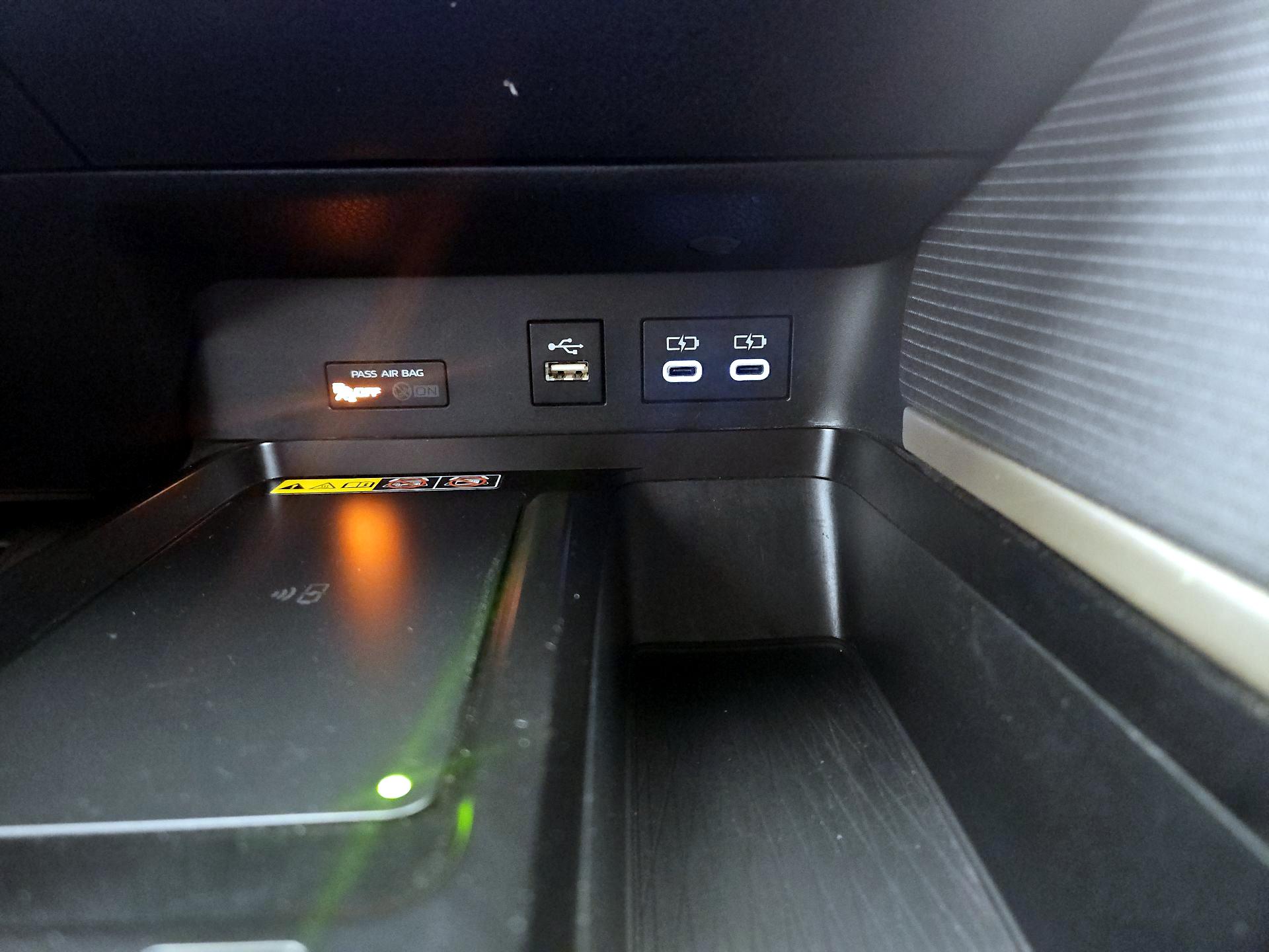 Thumbnail: 2025 Toyota Camry - 18