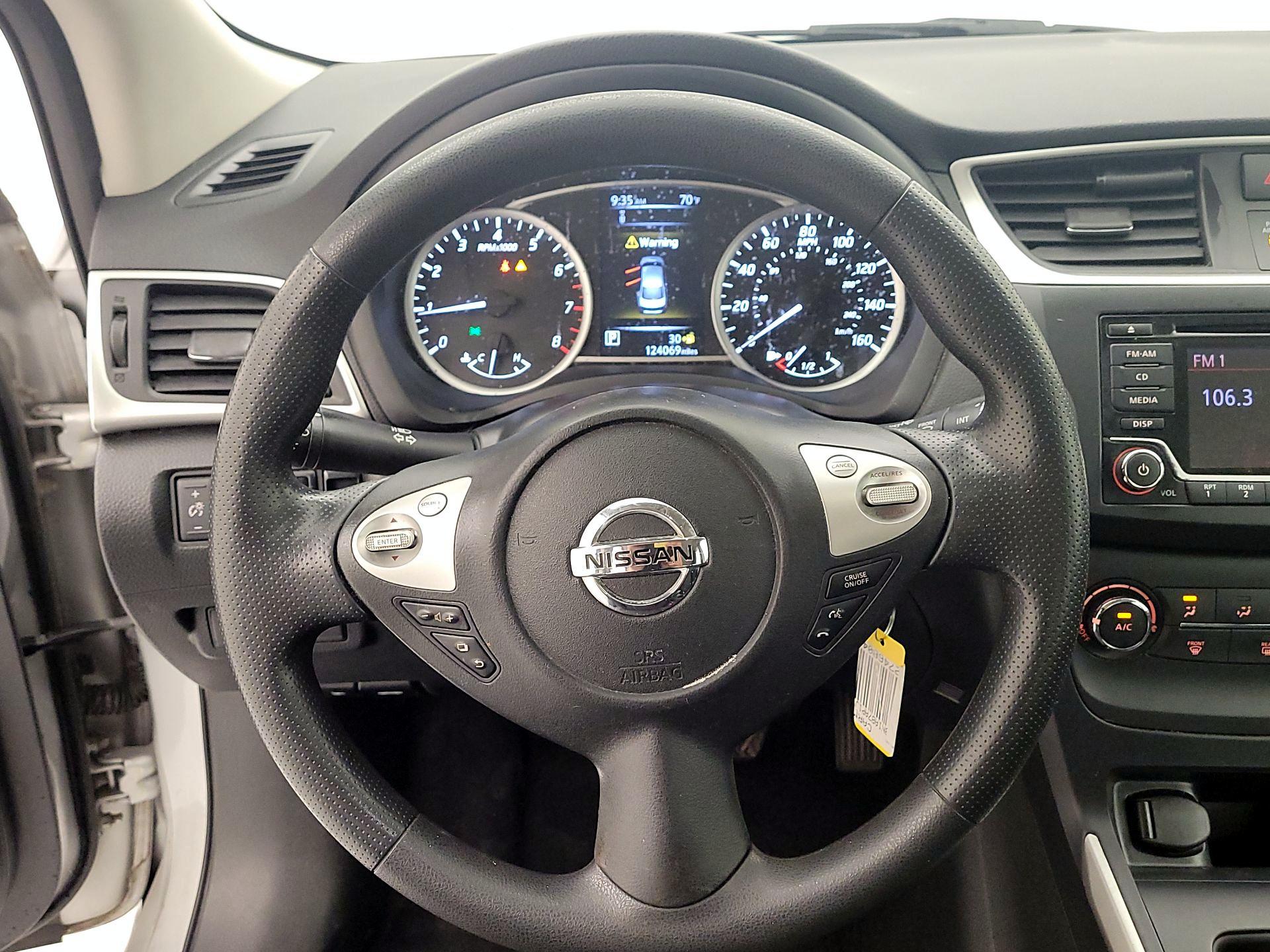 Thumbnail: 2018 Nissan Sentra - 10