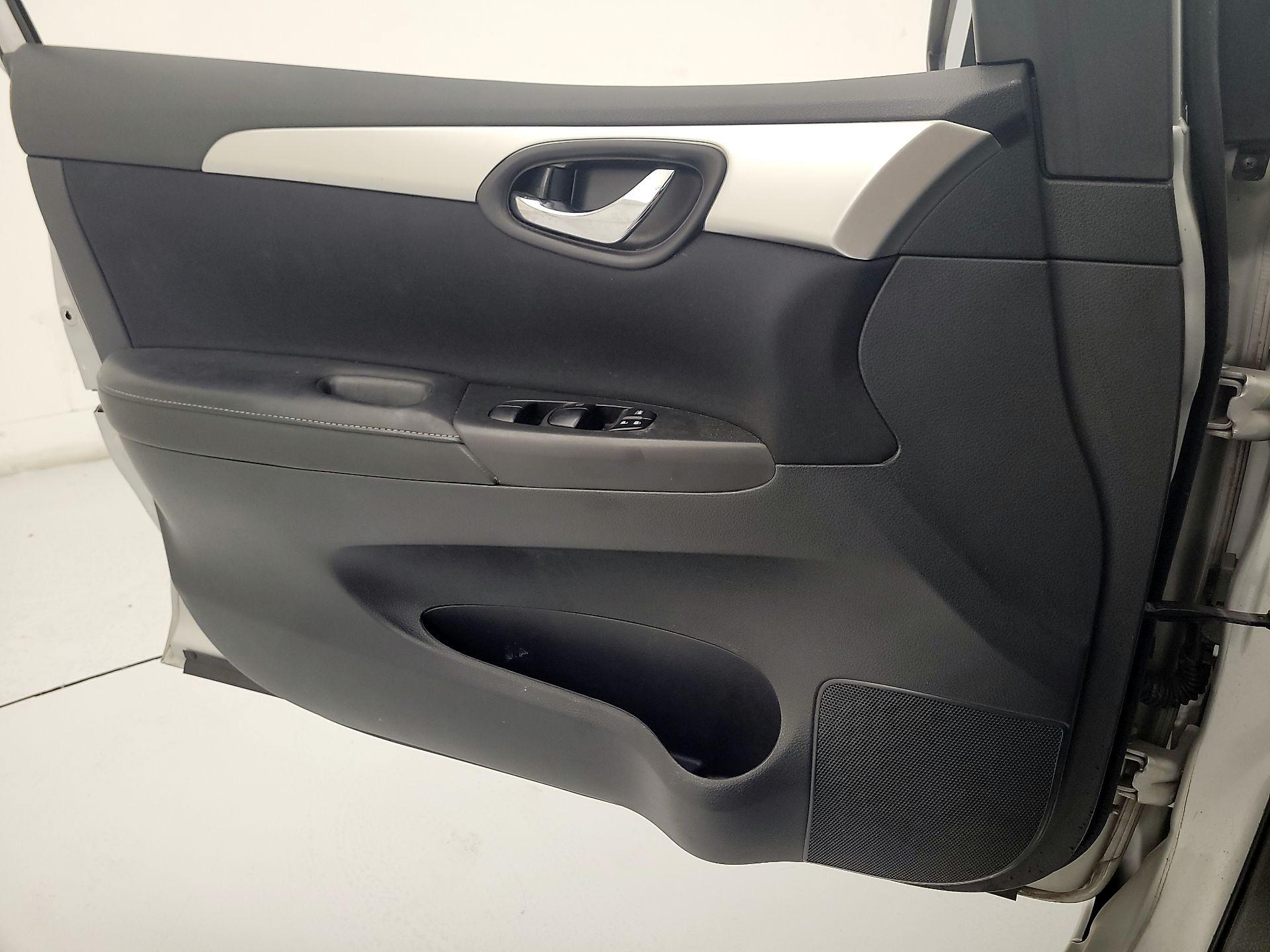 Thumbnail: 2018 Nissan Sentra - 12