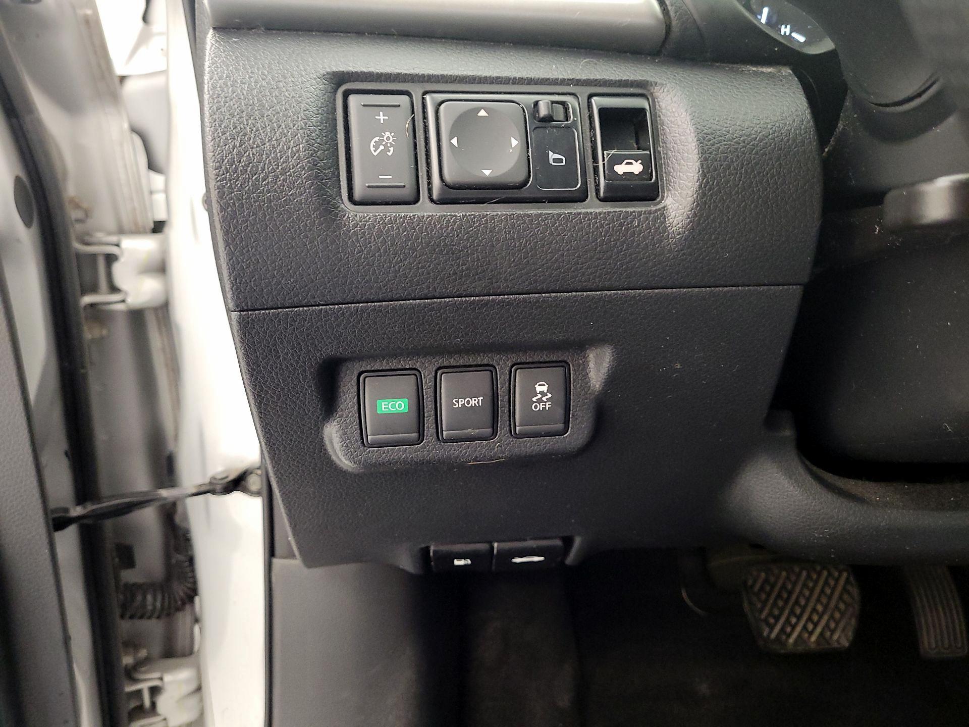 Thumbnail: 2018 Nissan Sentra - 13