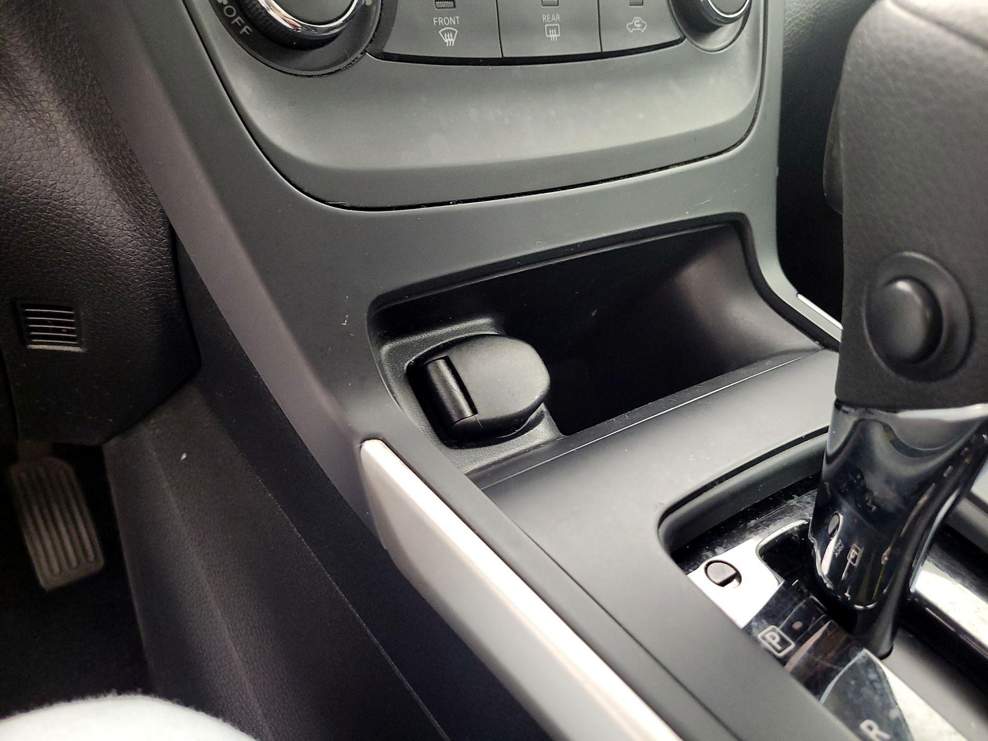 Thumbnail: 2018 Nissan Sentra - 18