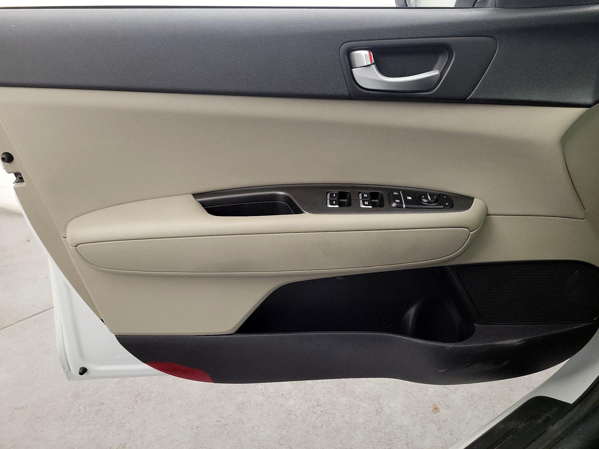 Thumbnail: 2018 Kia Optima - 12