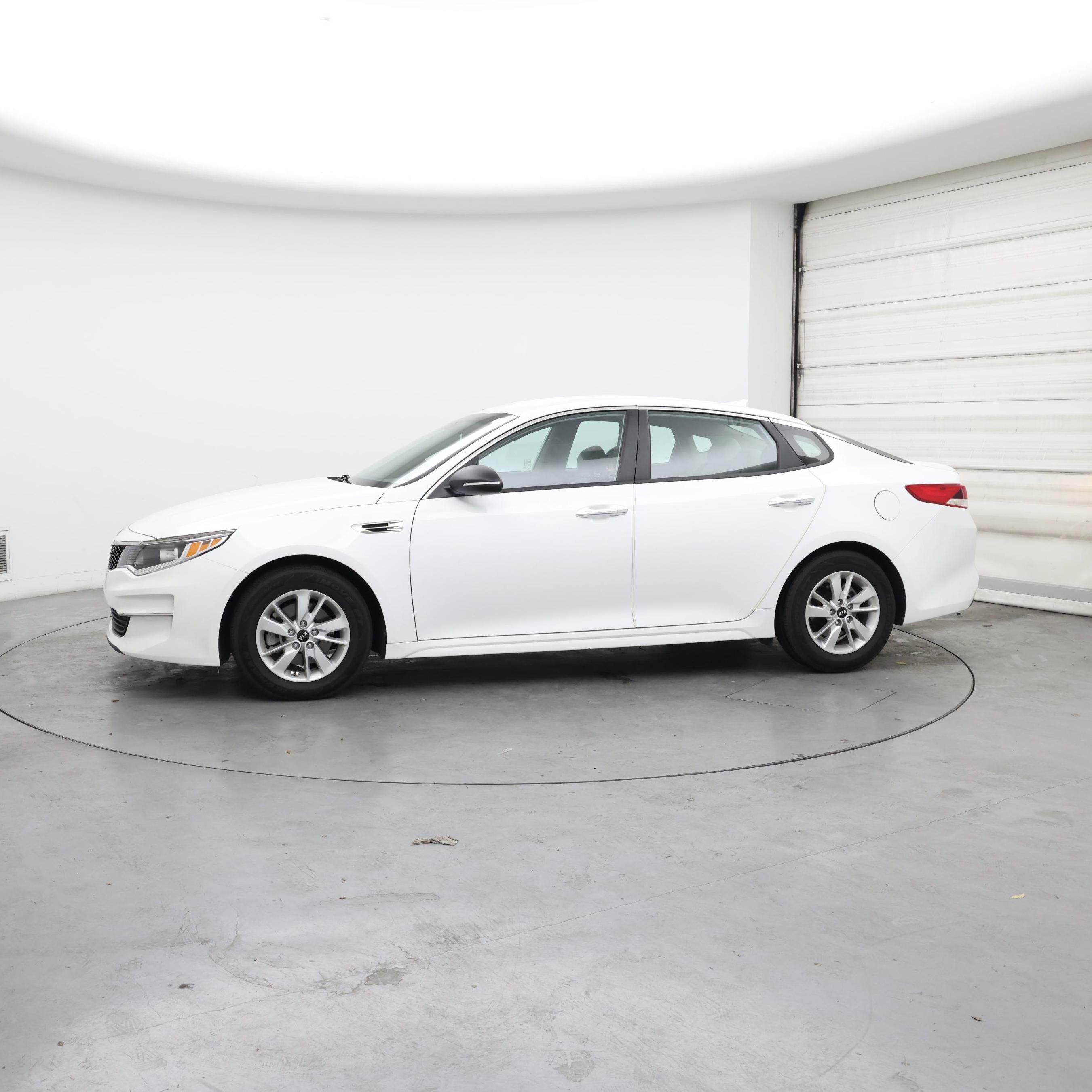 Thumbnail: 2018 Kia Optima - 3