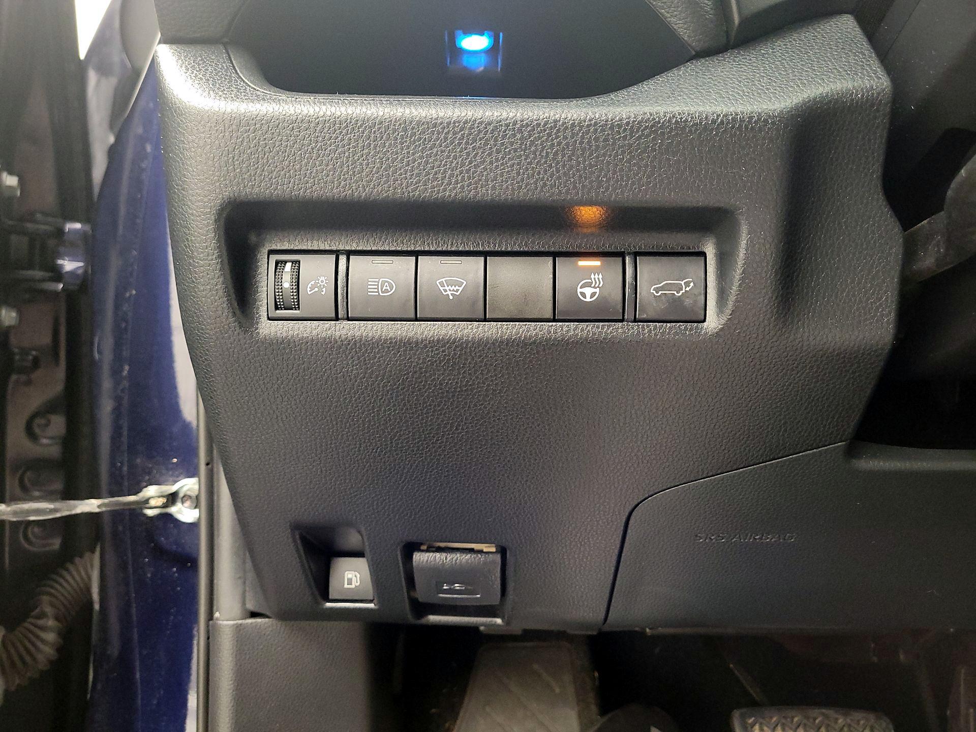 Thumbnail: 2020 Toyota RAV4 - 13