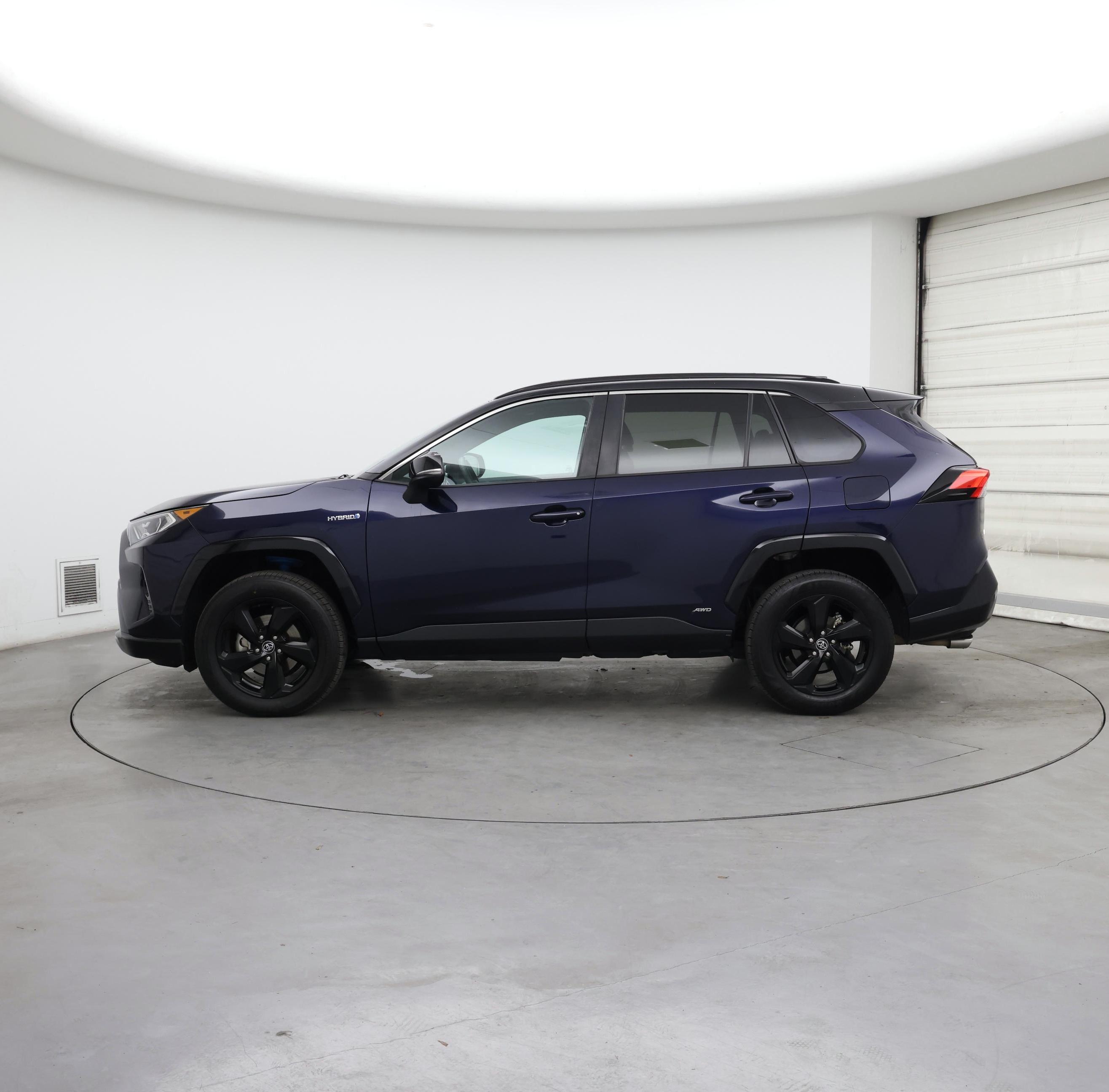 Thumbnail: 2020 Toyota RAV4 - 3