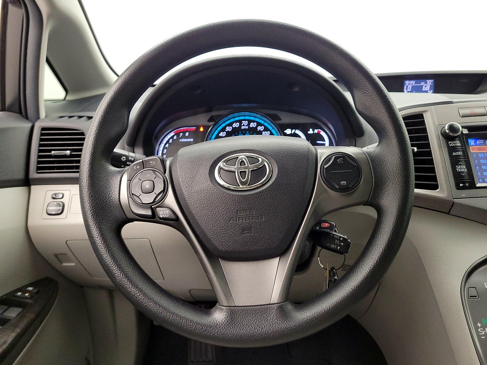 Thumbnail: 2014 Toyota Venza - 10