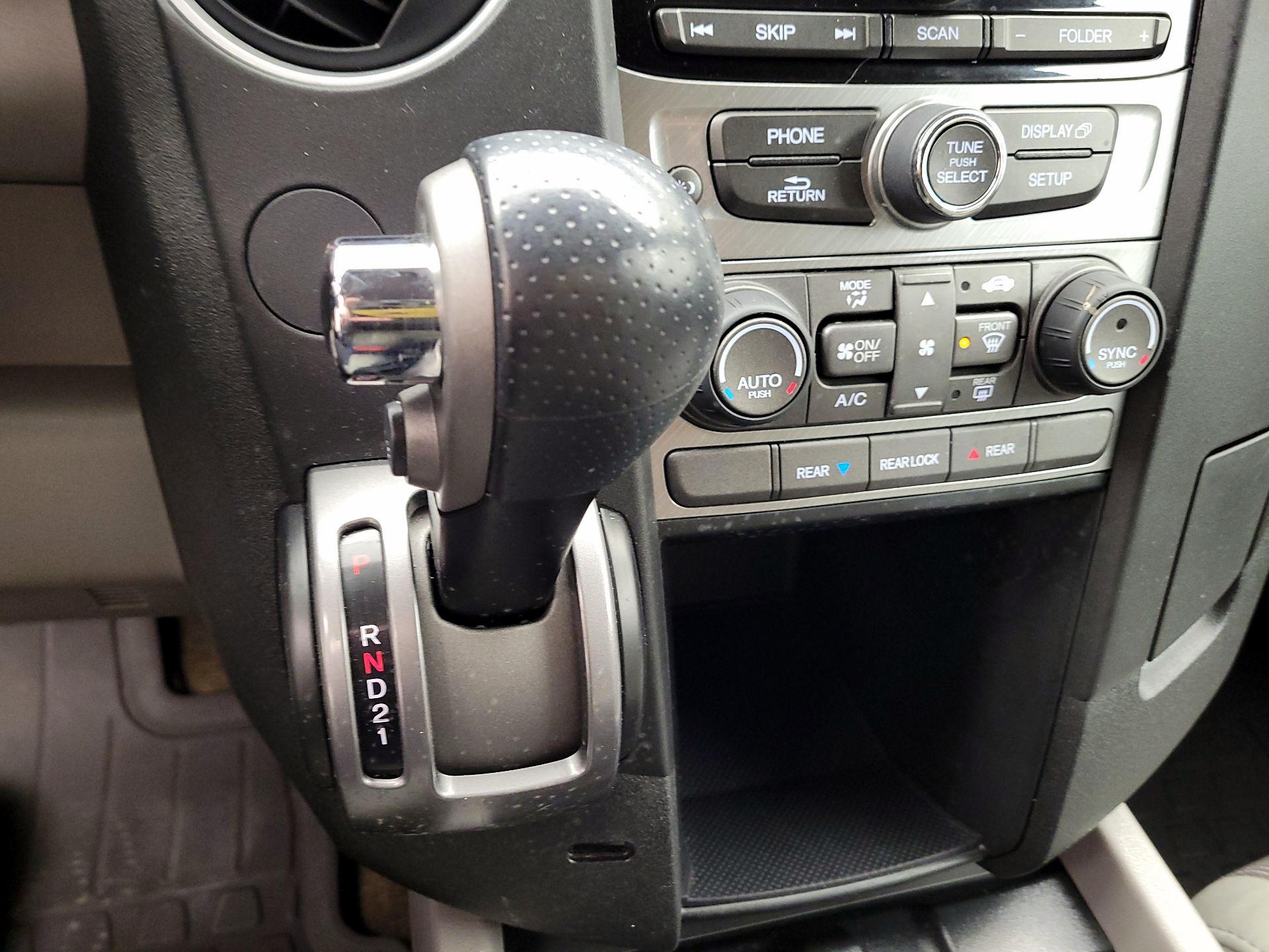 Thumbnail: 2014 Honda Pilot - 17