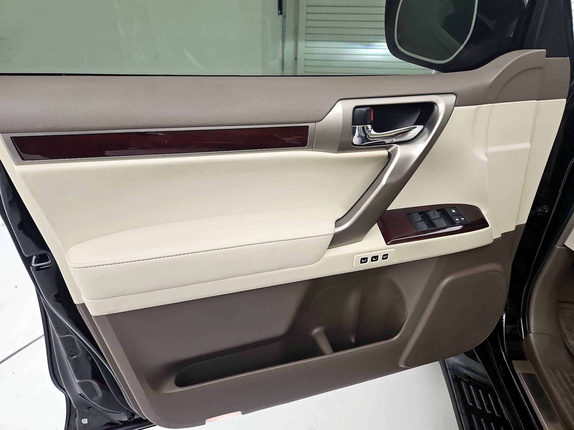Thumbnail: 2017 Lexus GX - 12
