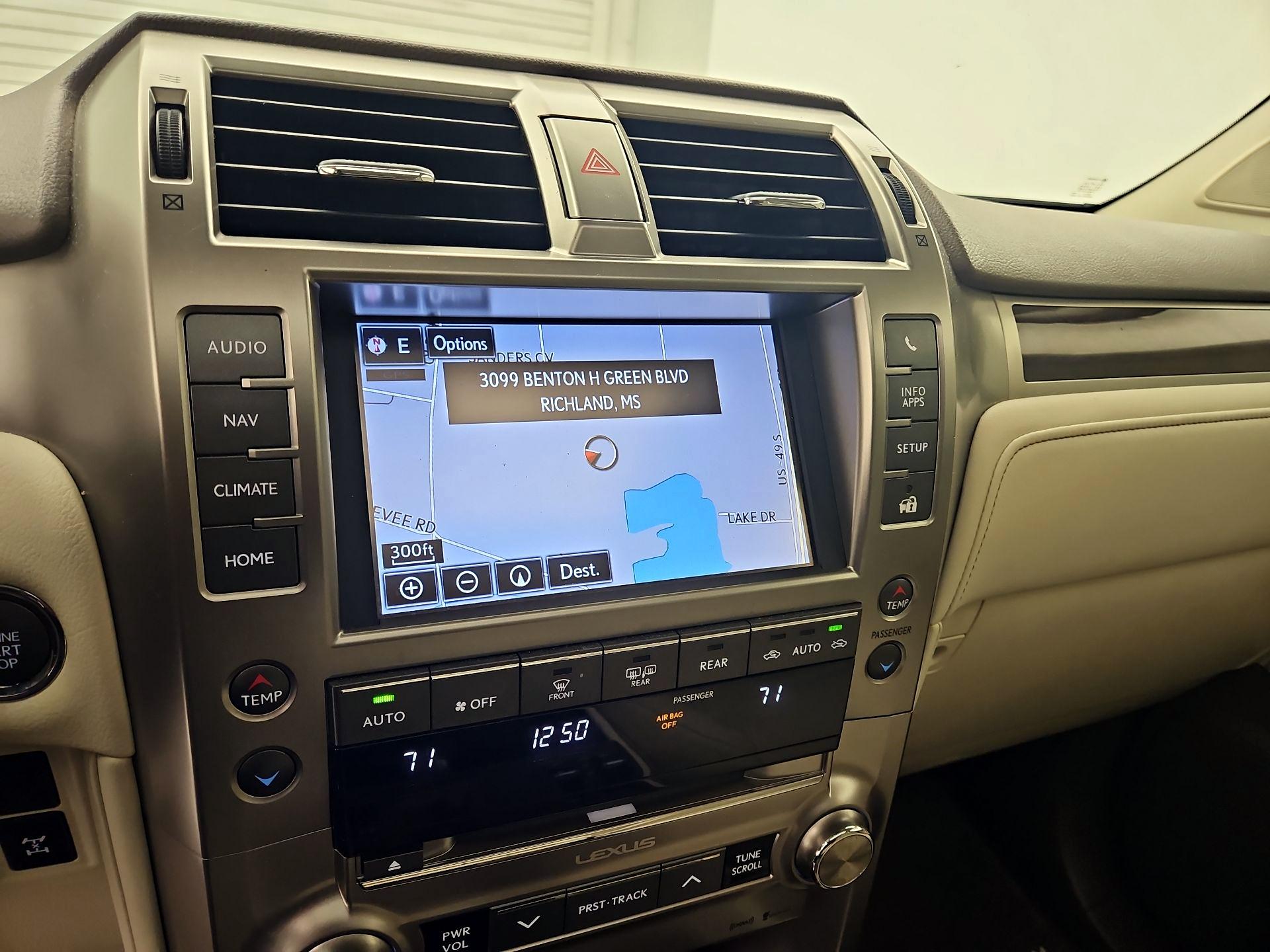 Thumbnail: 2017 Lexus GX - 14