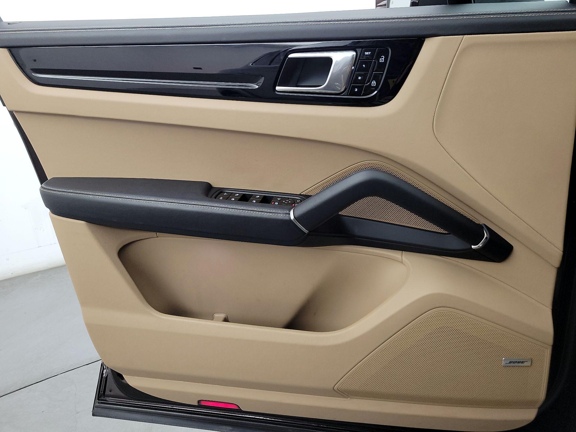 Thumbnail: 2019 Porsche Cayenne - 12