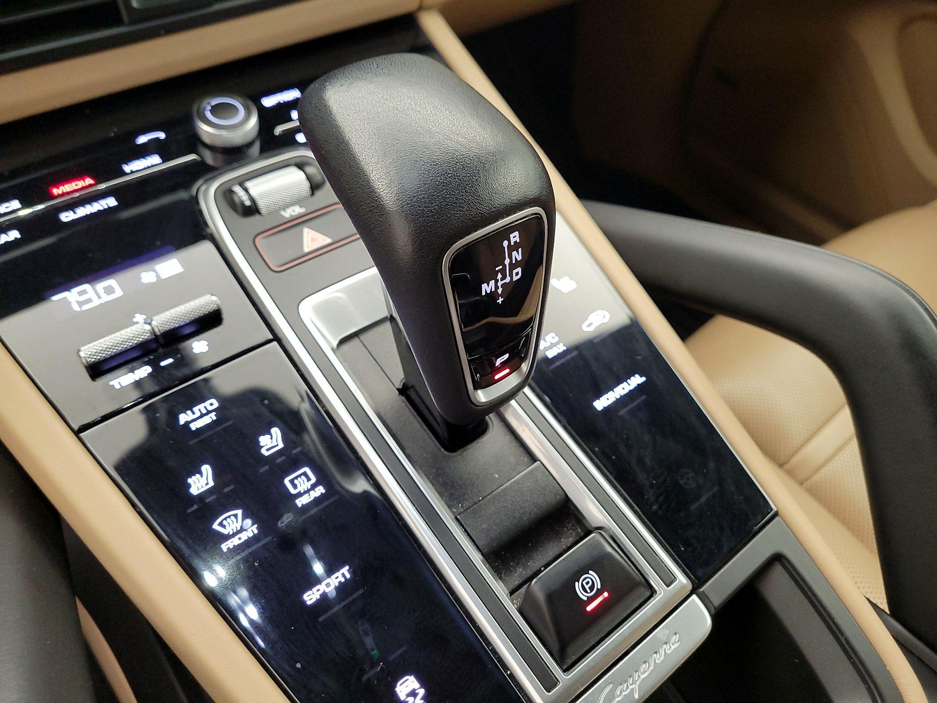 Thumbnail: 2019 Porsche Cayenne - 17