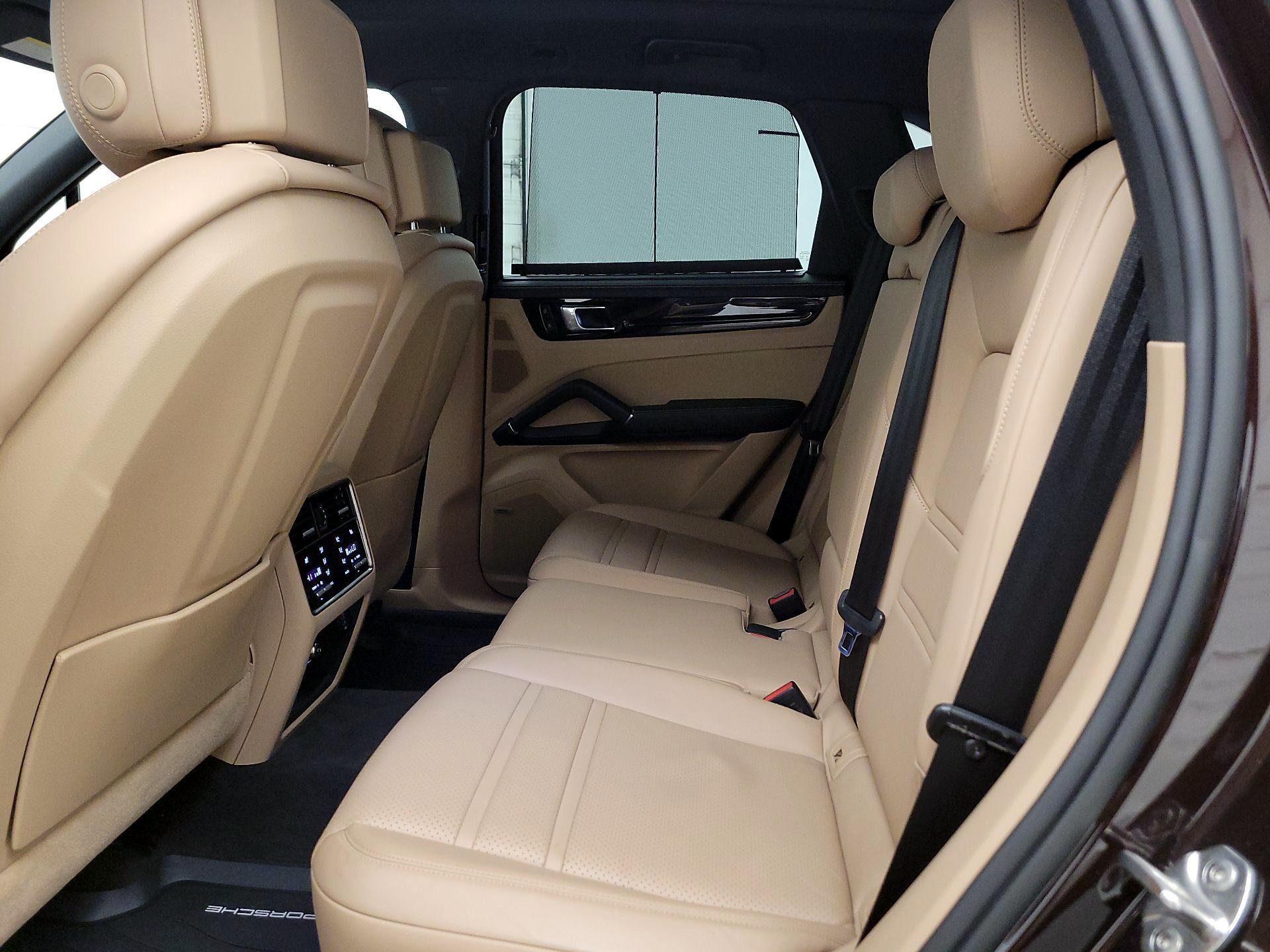 Thumbnail: 2019 Porsche Cayenne - 19