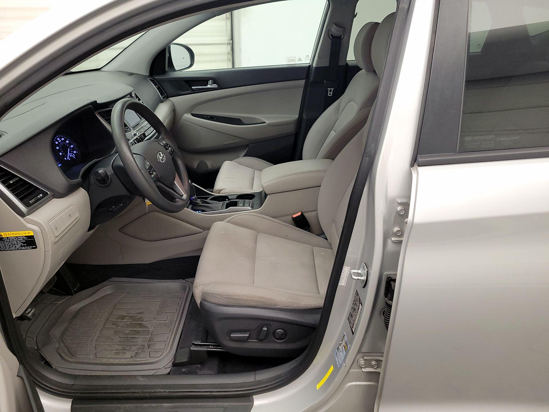 Thumbnail: 2016 Hyundai Tucson - 11