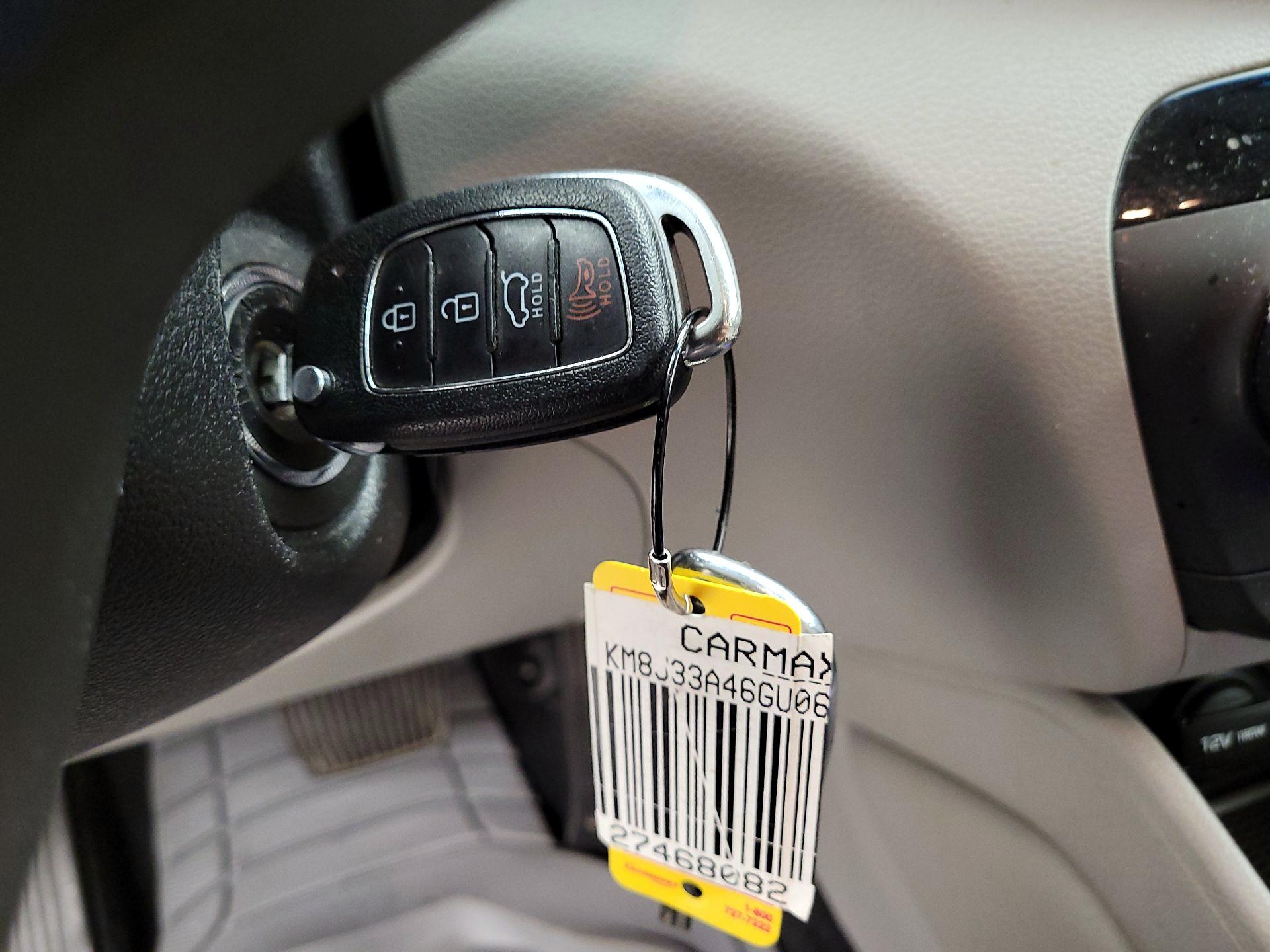 Thumbnail: 2016 Hyundai Tucson - 18