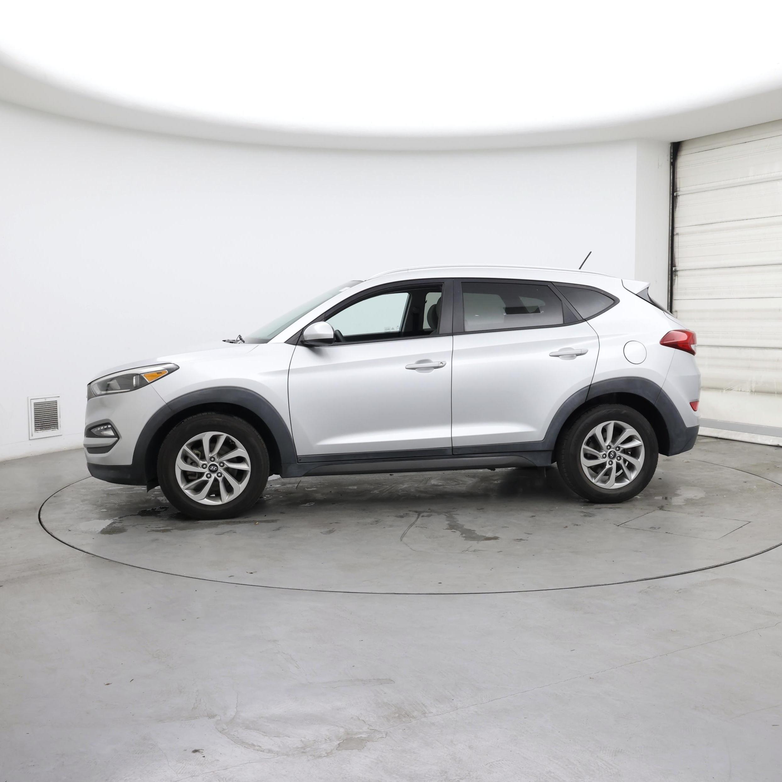 Thumbnail: 2016 Hyundai Tucson - 3