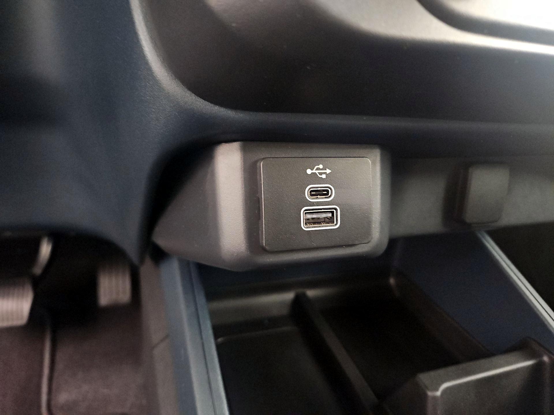 Thumbnail: 2025 Ford Maverick - 18