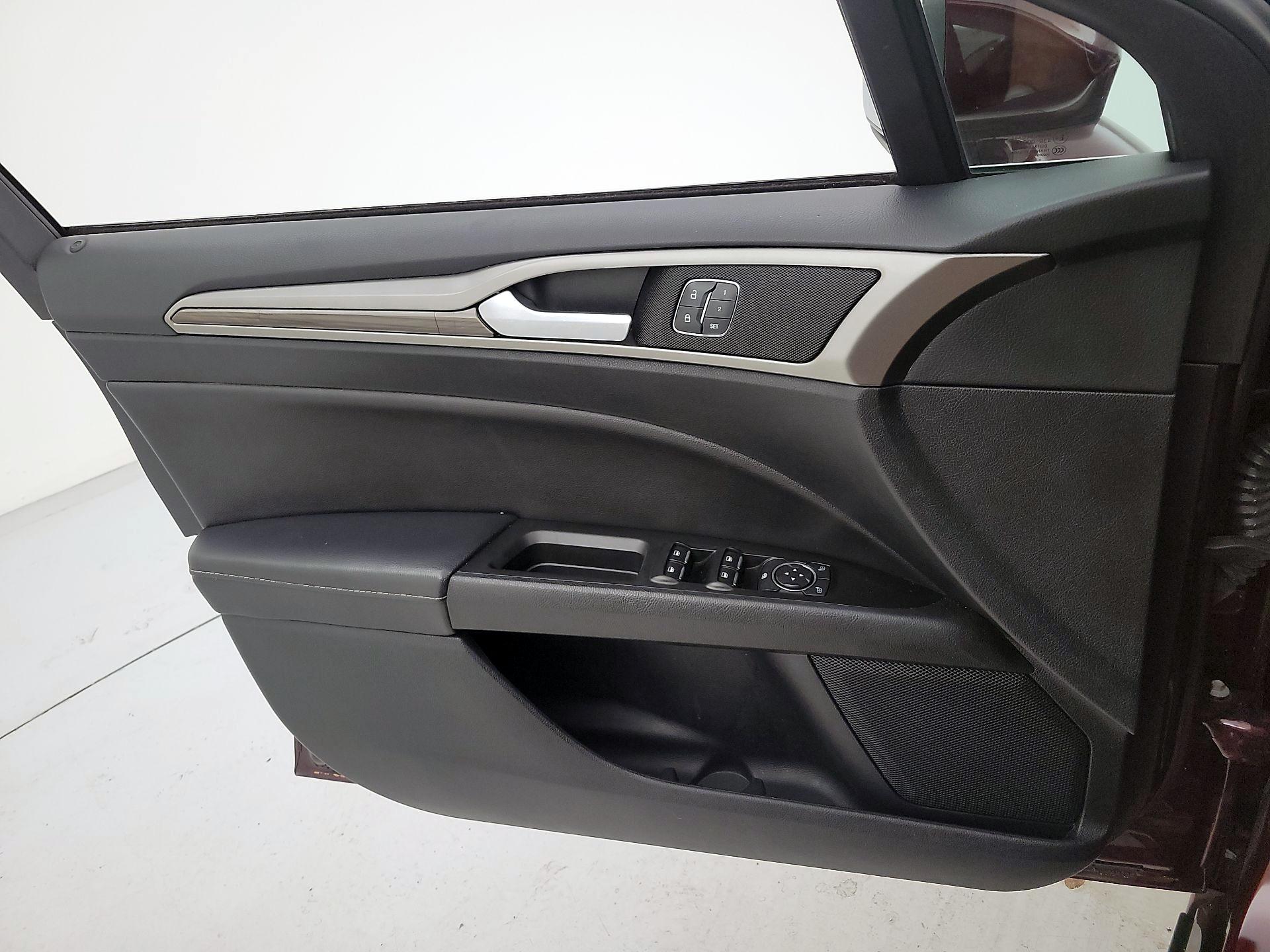Thumbnail: 2018 Ford Fusion - 12