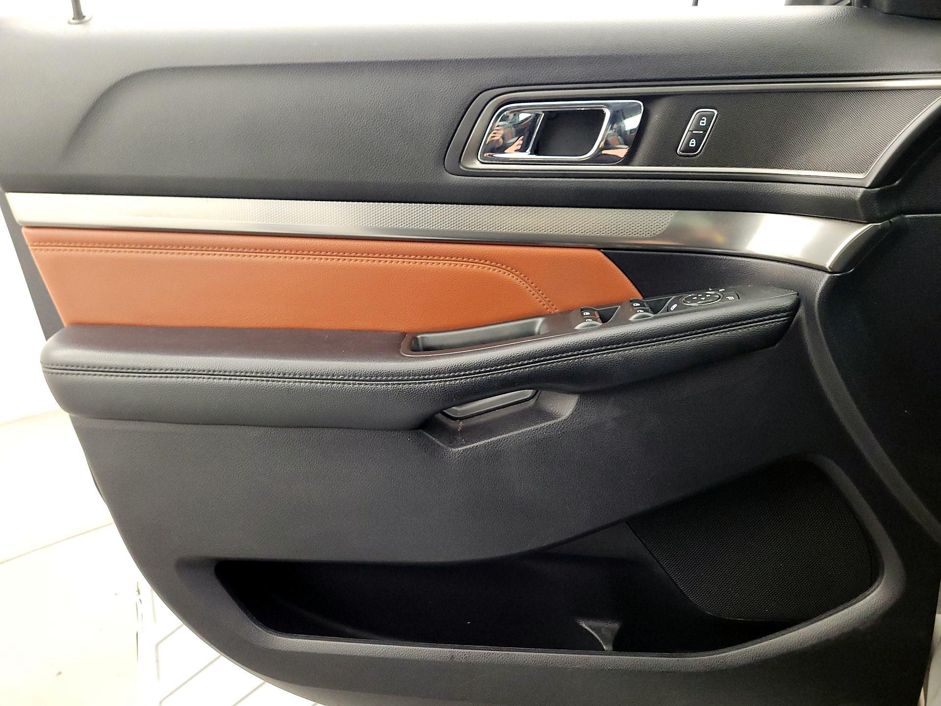 Thumbnail: 2019 Ford Explorer - 12