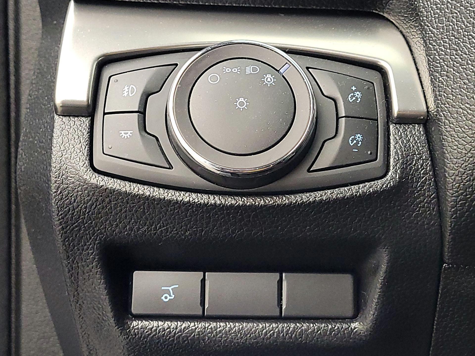 Thumbnail: 2019 Ford Explorer - 13