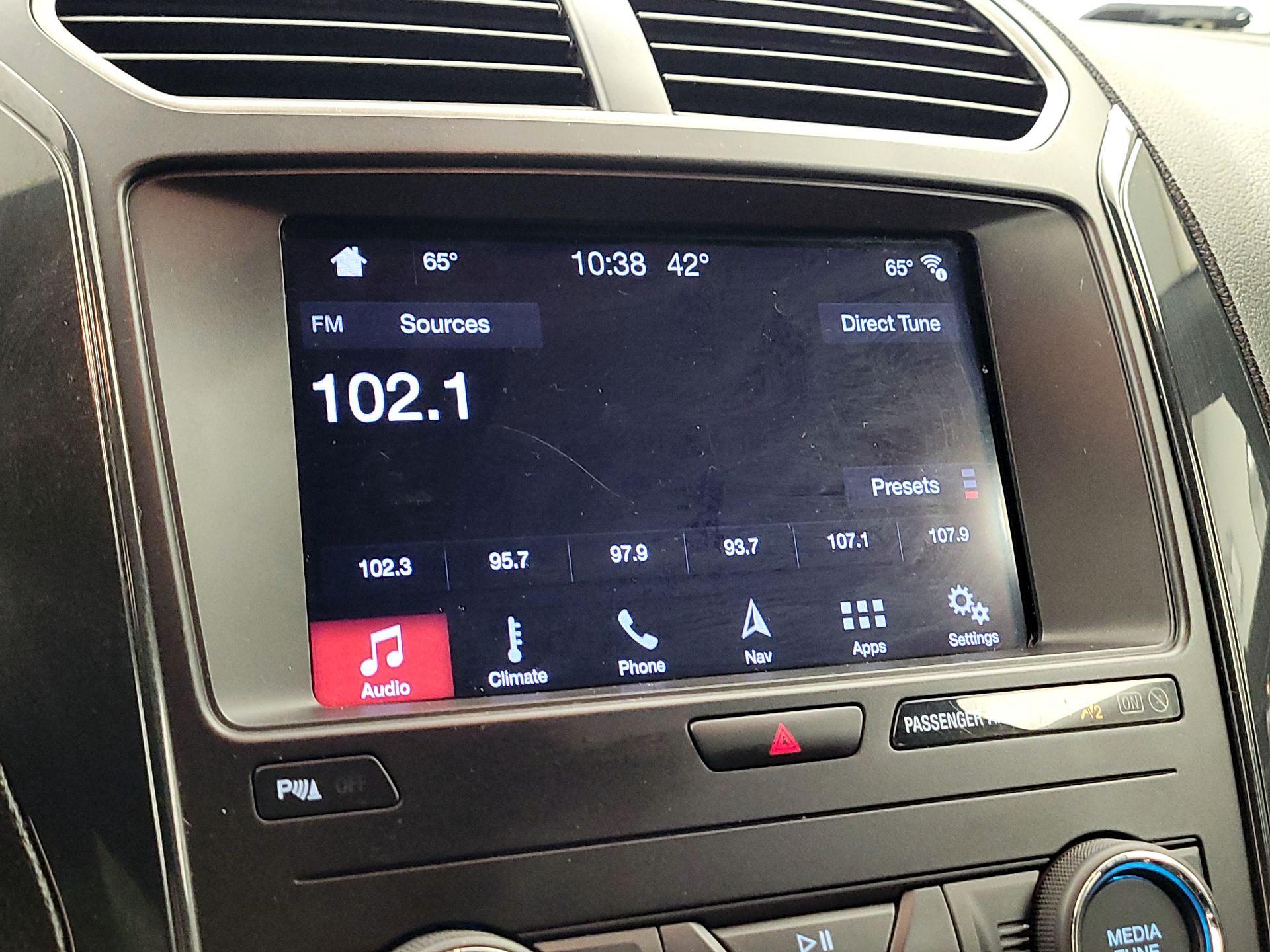 Thumbnail: 2019 Ford Explorer - 15