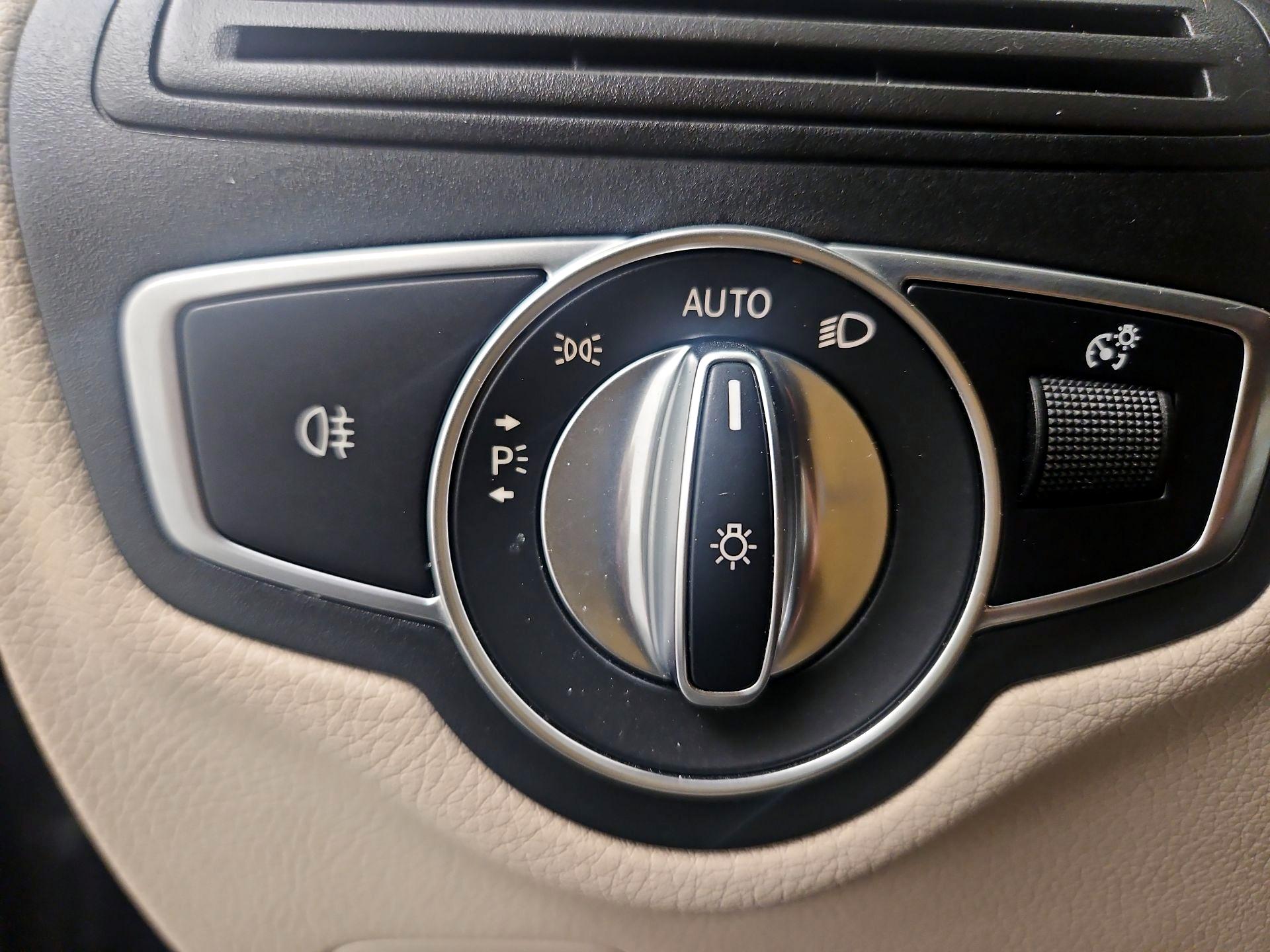 Thumbnail: 2021 Mercedes-Benz GLC - 13