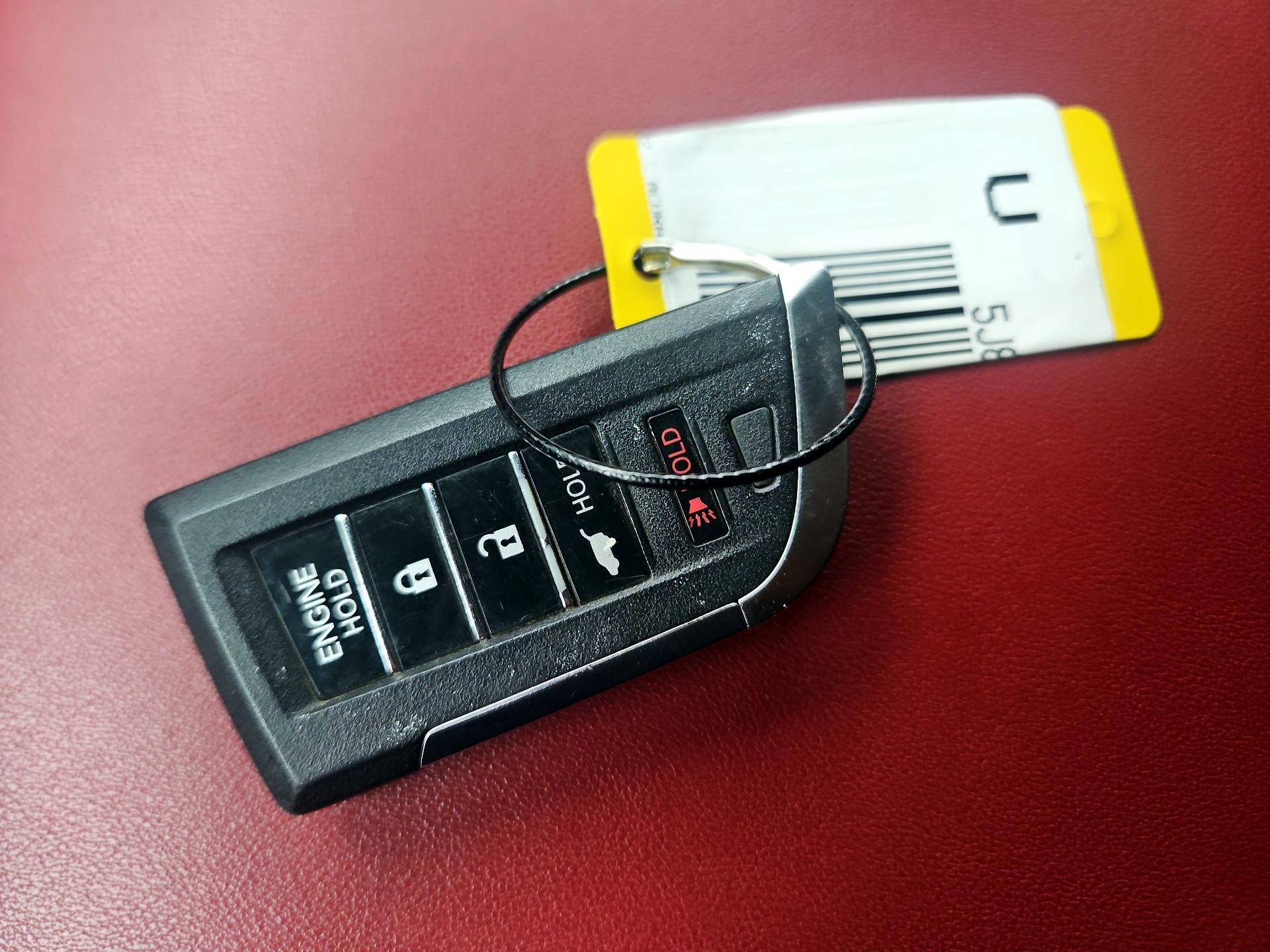 Thumbnail: 2022 Acura MDX - 19