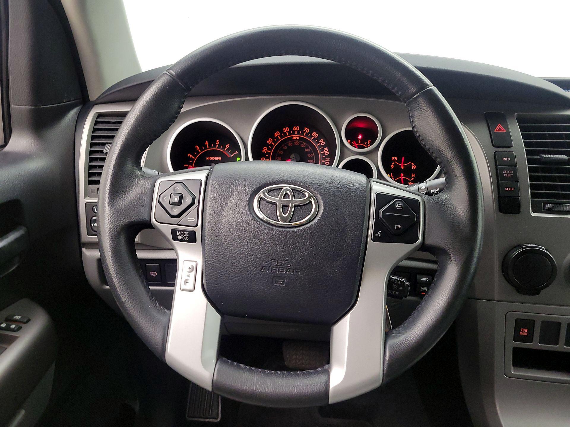 Thumbnail: 2014 Toyota Sequoia - 10