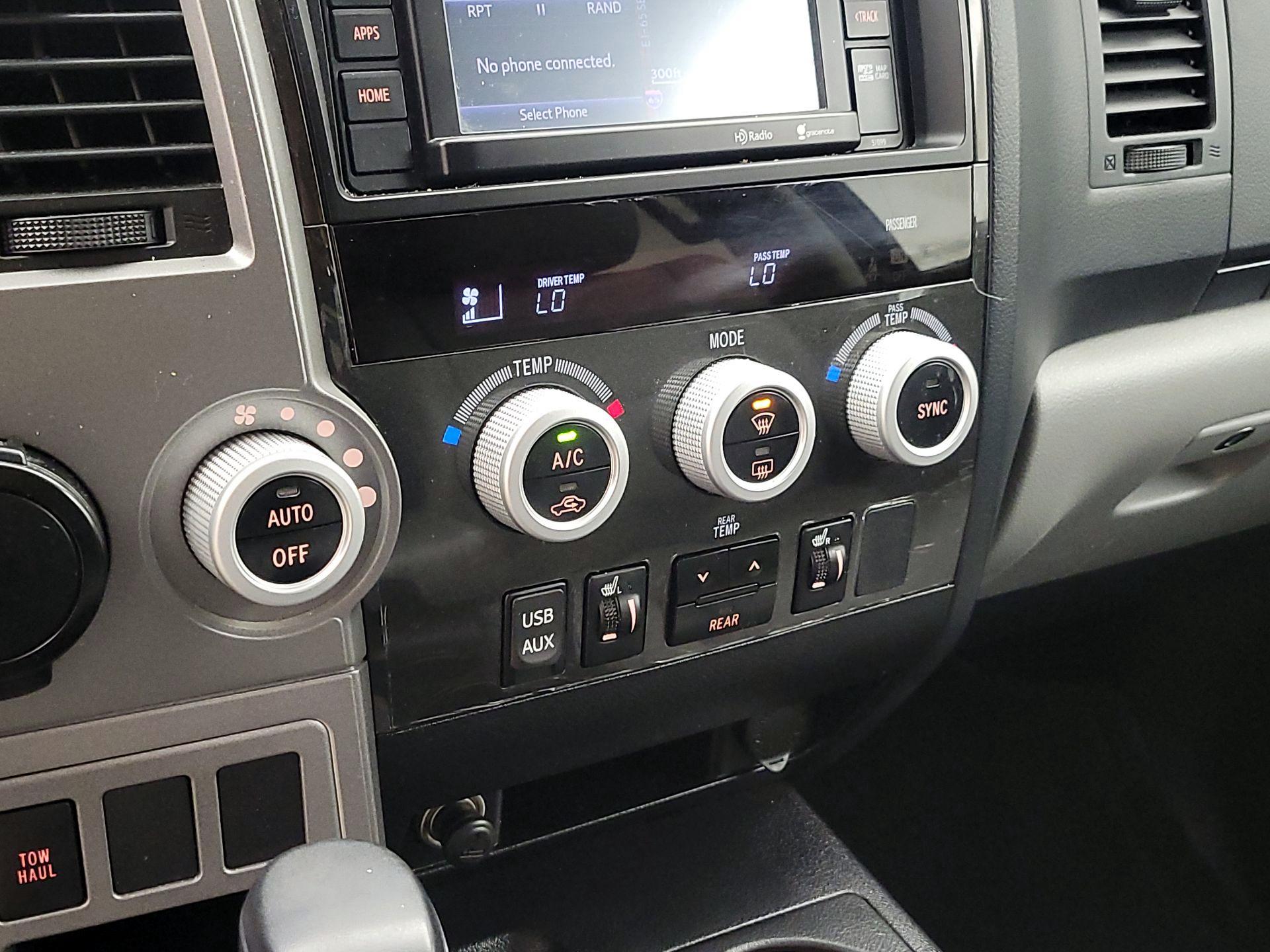 Thumbnail: 2014 Toyota Sequoia - 16