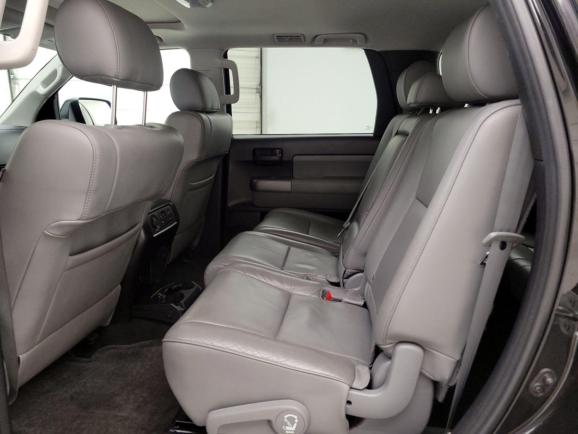 Thumbnail: 2014 Toyota Sequoia - 19