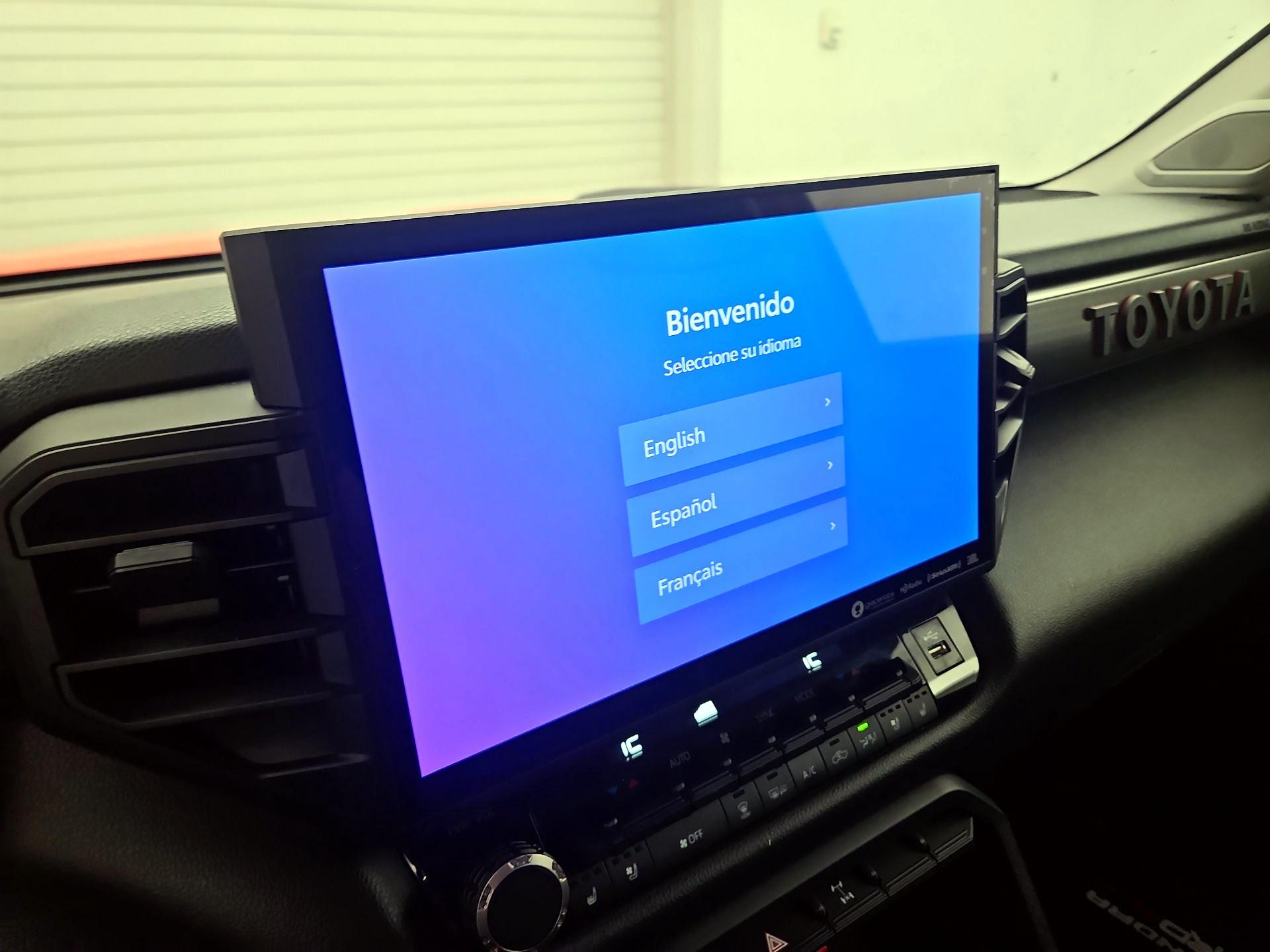 Thumbnail: 2022 Toyota Tundra - 13