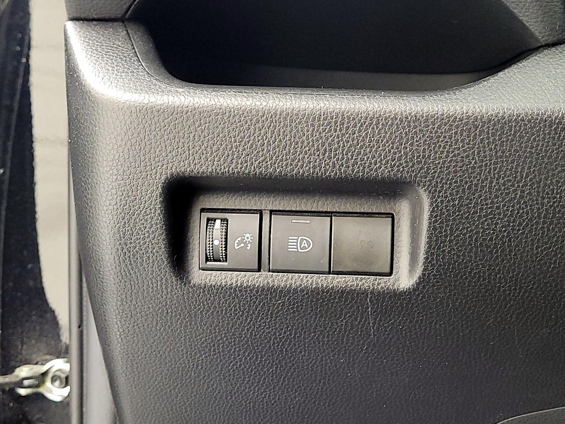 Thumbnail: 2021 Toyota RAV4 - 13