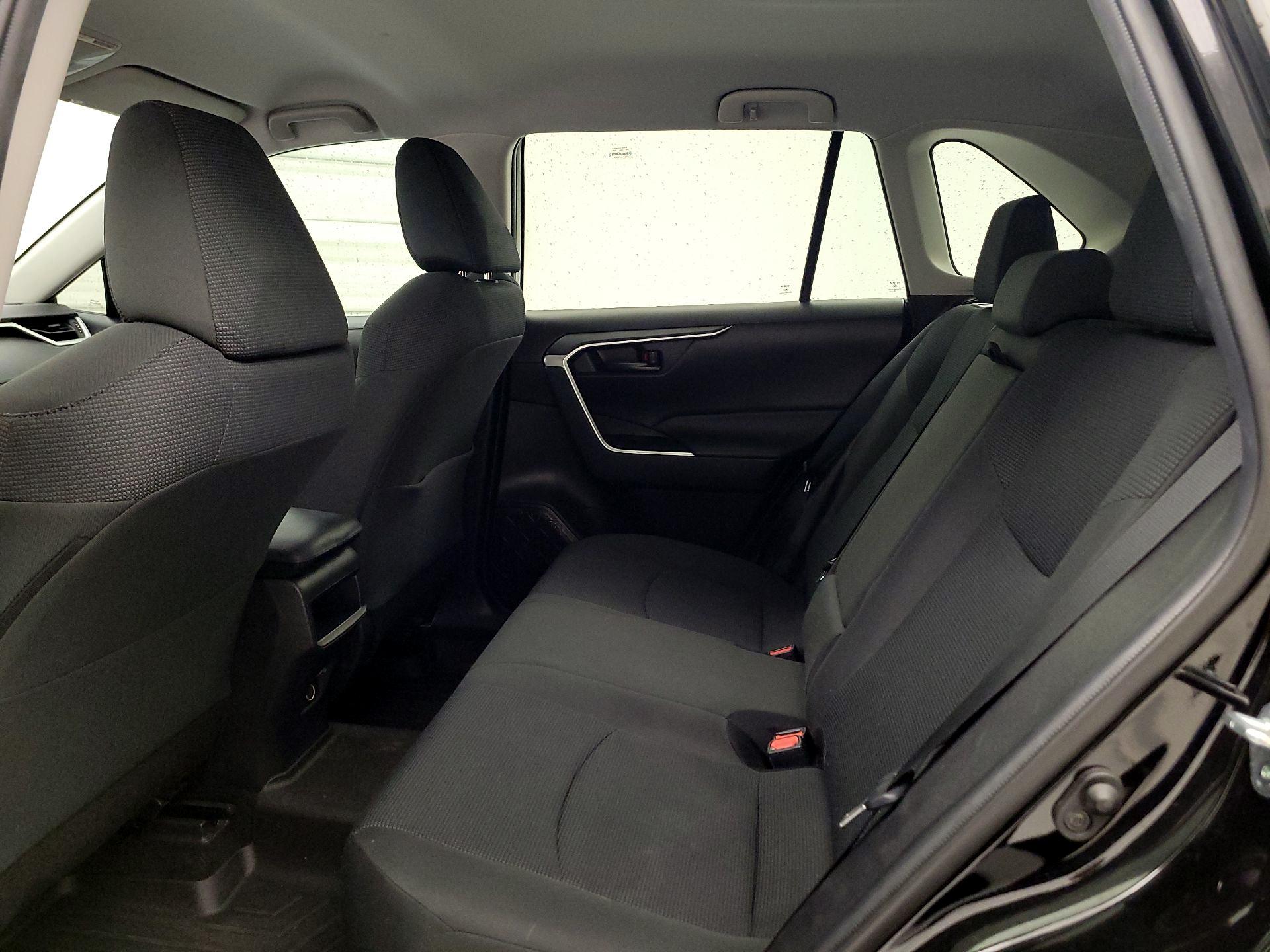 Thumbnail: 2021 Toyota RAV4 - 19